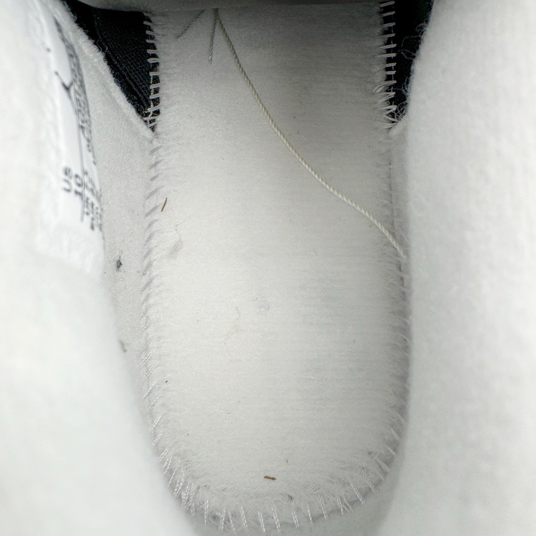 图片[17]-＃GX Air Jordan AJ4 Retro 电镀银 AQ9129-001 圈内最强四代 独家外贸特供尺码含 45.5 49.5 50.5 耗时半年巨作 全套原纸板楦头开发 原厂特供皮料加持 确保原汁原味 完美呈现四代版型 一比一鞋头弧度高度鞋身弧度 数据细节工艺流程均保持原鞋一致 原厂TPU网格鞋带扣 正确内里网布 菱角分明不变形无多余毛边 柔软性质感一致于原鞋 市场唯一原厂鞋扣模具 背面可见隐藏注塑口 原厂织唛标 原厂飞人电绣工艺 尾指中部跳三针 独家绑鞋带手法 印刷中底布 四线拉帮 米色美纹纸贴合固定 进口港宝加持 后跟自然饱满 全鞋荧光划线卡点 追求极致完美 每一双都是工艺品 多重QC质检 超越公司货的品控标准 实实在在的免检产品 尺码：40 40.5 41 42 42.5 43 44 44.5 45 45.5 46 47.5 48.5 49.5 50.5-选品中心