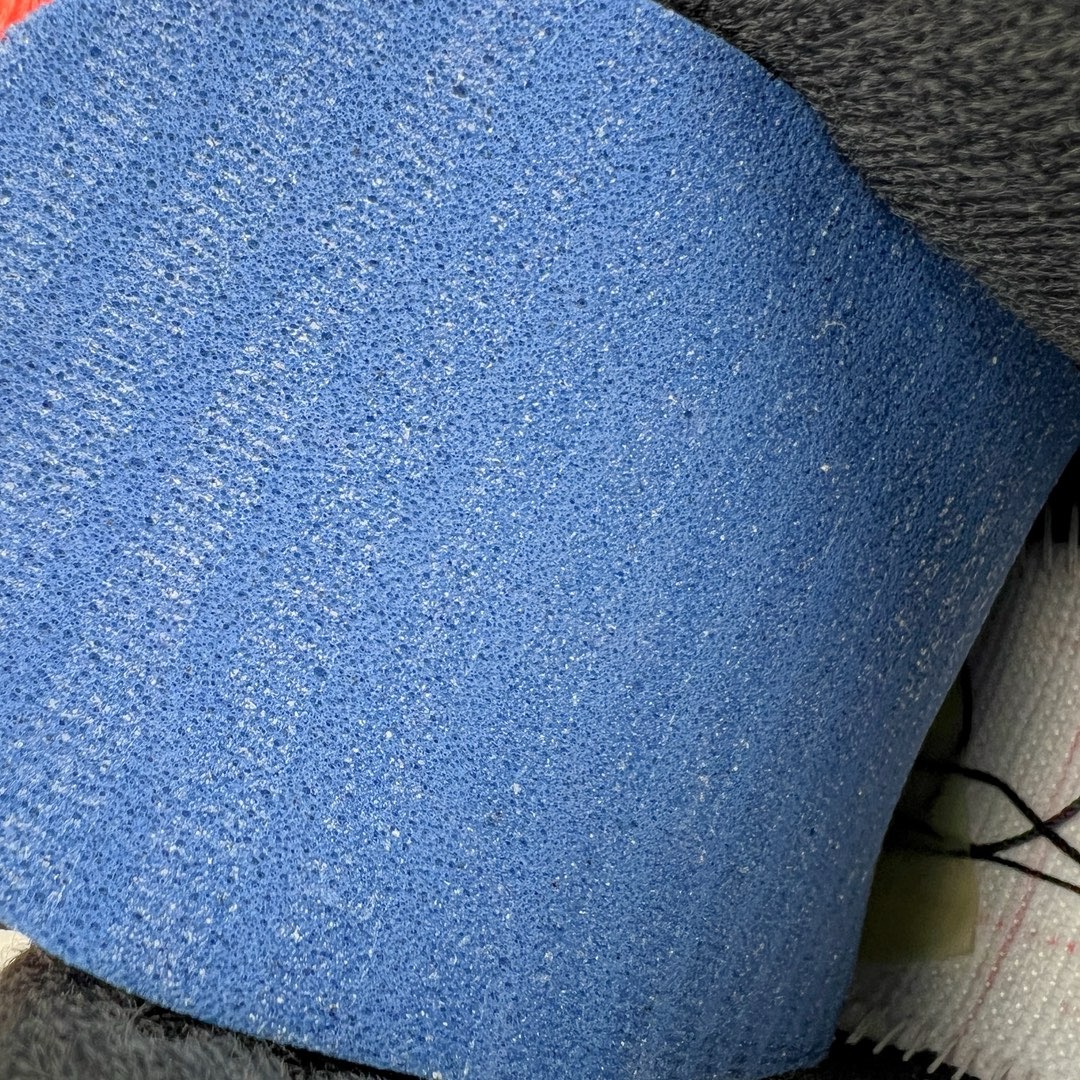 图片[18]-＃GX Air Jordan AJ4 Retro \\\”Red Thunder\\\” 黑红雷电 CT8527-016 圈内最强四代 独家外贸特供尺码含 45.5 49.5 50.5 耗时半年巨作 全套原纸板楦头开发 原厂特供皮料加持 确保原汁原味 完美呈现四代版型 一比一鞋头弧度高度鞋身弧度 数据细节工艺流程均保持原鞋一致 原厂TPU网格鞋带扣 正确内里网布 菱角分明不变形无多余毛边 柔软性质感一致于原鞋 市场唯一原厂鞋扣模具 背面可见隐藏注塑口 原厂织唛标 原厂飞人电绣工艺 尾指中部跳三针 独家绑鞋带手法 印刷中底布 四线拉帮 米色美纹纸贴合固定 进口港宝加持 后跟自然饱满 全鞋荧光划线卡点 追求极致完美 每一双都是工艺品 多重QC质检 超越公司货的品控标准 实实在在的免检产品 尺码：40 40.5 41 42 42.5 43 44 44.5 45 45.5 46 47.5 48.5 49.5 50.5-选品中心