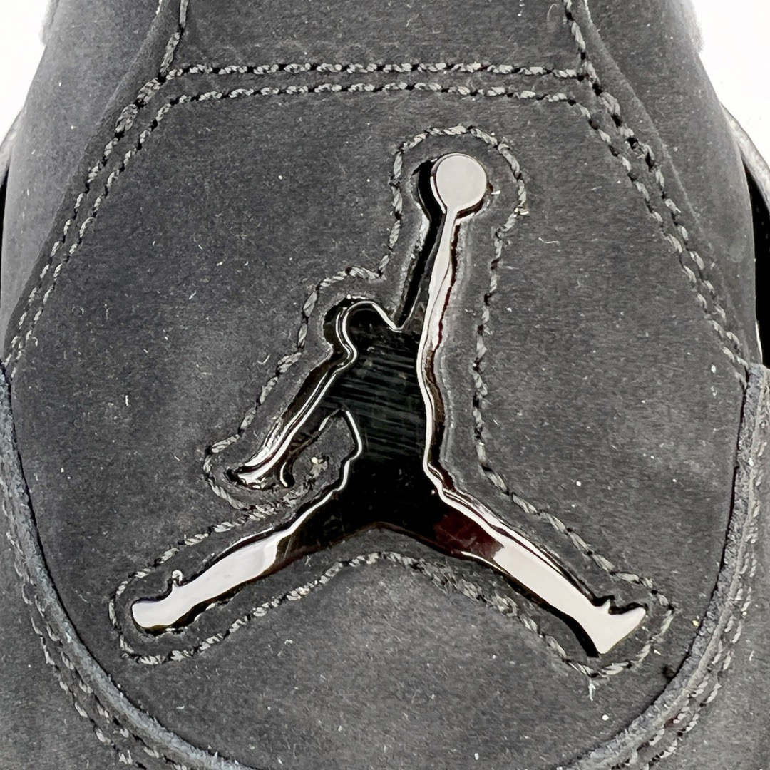 图片[11]-＃GX Air Jordan AJ4 Retro 黑猫 CU1110-010 圈内最强四代 独家外贸特供尺码含 45.5 49.5 50.5 耗时半年巨作 全套原纸板楦头开发 原厂特供皮料加持 确保原汁原味 完美呈现四代版型 一比一鞋头弧度高度鞋身弧度 数据细节工艺流程均保持原鞋一致 原厂TPU网格鞋带扣 正确内里网布 菱角分明不变形无多余毛边 柔软性质感一致于原鞋 市场唯一原厂鞋扣模具 背面可见隐藏注塑口 原厂织唛标 原厂飞人电绣工艺 尾指中部跳三针 独家绑鞋带手法 印刷中底布 四线拉帮 米色美纹纸贴合固定 进口港宝加持 后跟自然饱满 全鞋荧光划线卡点 追求极致完美 每一双都是工艺品 多重QC质检 超越公司货的品控标准 实实在在的免检产品 尺码：40 40.5 41 42 42.5 43 44 44.5 45 45.5 46 47.5 48.5 49.5 50.5-选品中心