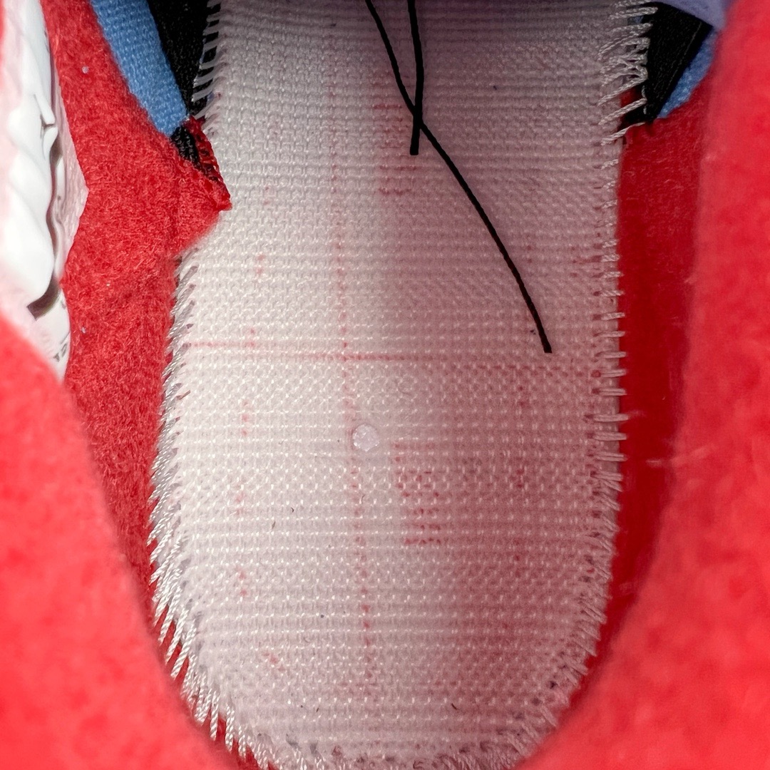 图片[18]-＃GX Travis Scott x Air Jordan AJ4 TS联名冰蓝 308497-406 圈内最强四代 独家外贸特供尺码含 45.5 49.5 50.5 耗时半年巨作 全套原纸板楦头开发 原厂特供皮料加持 确保原汁原味 完美呈现四代版型 一比一鞋头弧度高度鞋身弧度 数据细节工艺流程均保持原鞋一致 原厂TPU网格鞋带扣 正确内里网布 菱角分明不变形无多余毛边 柔软性质感一致于原鞋 市场唯一原厂鞋扣模具 背面可见隐藏注塑口 原厂织唛标 原厂飞人电绣工艺 尾指中部跳三针 独家绑鞋带手法 印刷中底布 四线拉帮 米色美纹纸贴合固定 进口港宝加持 后跟自然饱满 全鞋荧光划线卡点 追求极致完美 每一双都是工艺品 多重QC质检 超越公司货的品控标准 实实在在的免检产品 尺码：40 40.5 41 42 42.5 43 44 44.5 45 45.5 46 47.5 48.5 49.5 50.5-选品中心