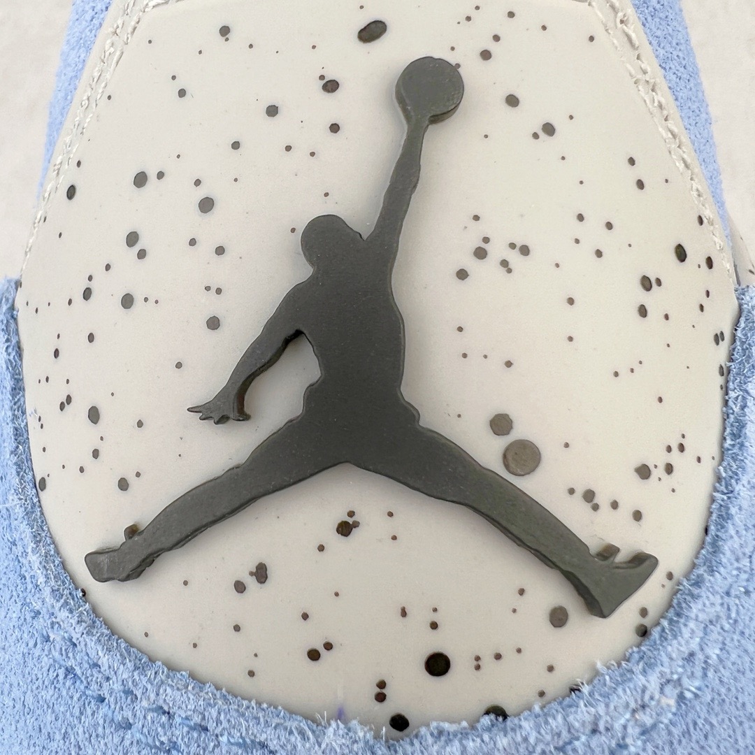 图片[12]-＃GX Air Jordan AJ4 Retro SE \\\”University Blue\\\”大学蓝 货号：CT8527-400 圈内最强四代 独家外贸特供尺码含 45.5 49.5 50.5 耗时半年巨作 全套原纸板楦头开发 原厂特供皮料加持 确保原汁原味 完美呈现四代版型 一比一鞋头弧度高度鞋身弧度 数据细节工艺流程均保持原鞋一致 原厂TPU网格鞋带扣 正确内里网布 菱角分明不变形无多余毛边 柔软性质感一致于原鞋 市场唯一原厂鞋扣模具 背面可见隐藏注塑口 原厂织唛标 原厂飞人电绣工艺 尾指中部跳三针 独家绑鞋带手法 印刷中底布 四线拉帮 米色美纹纸贴合固定 进口港宝加持 后跟自然饱满 全鞋荧光划线卡点 追求极致完美 每一双都是工艺品 多重QC质检 超越公司货的品控标准 实实在在的免检产品 尺码：40 40.5 41 42 42.5 43 44 44.5 45 45.5 46 47.5 48.5 49.5 50.5-选品中心