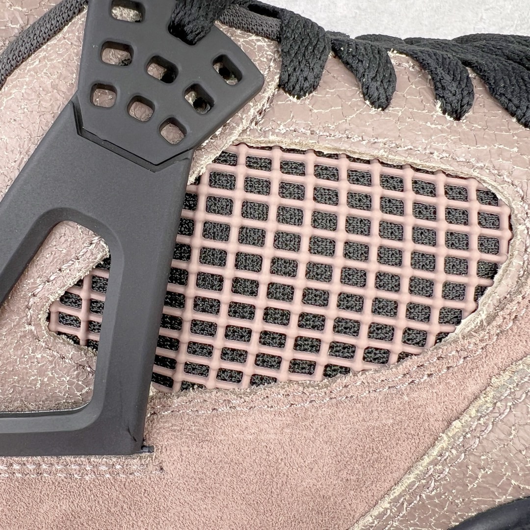 图片[12]-＃GX Air Jordan AJ4 Retro 黑棕摩卡 DB0732-200 圈内最强四代 独家外贸特供尺码含 45.5 49.5 50.5 耗时半年巨作 全套原纸板楦头开发 原厂特供皮料加持 确保原汁原味 完美呈现四代版型 一比一鞋头弧度高度鞋身弧度 数据细节工艺流程均保持原鞋一致 原厂TPU网格鞋带扣 正确内里网布 菱角分明不变形无多余毛边 柔软性质感一致于原鞋 市场唯一原厂鞋扣模具 背面可见隐藏注塑口 原厂织唛标 原厂飞人电绣工艺 尾指中部跳三针 独家绑鞋带手法 印刷中底布 四线拉帮 米色美纹纸贴合固定 进口港宝加持 后跟自然饱满 全鞋荧光划线卡点 追求极致完美 每一双都是工艺品 多重QC质检 超越公司货的品控标准 实实在在的免检产品 尺码：40 40.5 41 42 42.5 43 44 44.5 45 45.5 46 47.5 48.5 49.5 50.5-选品中心