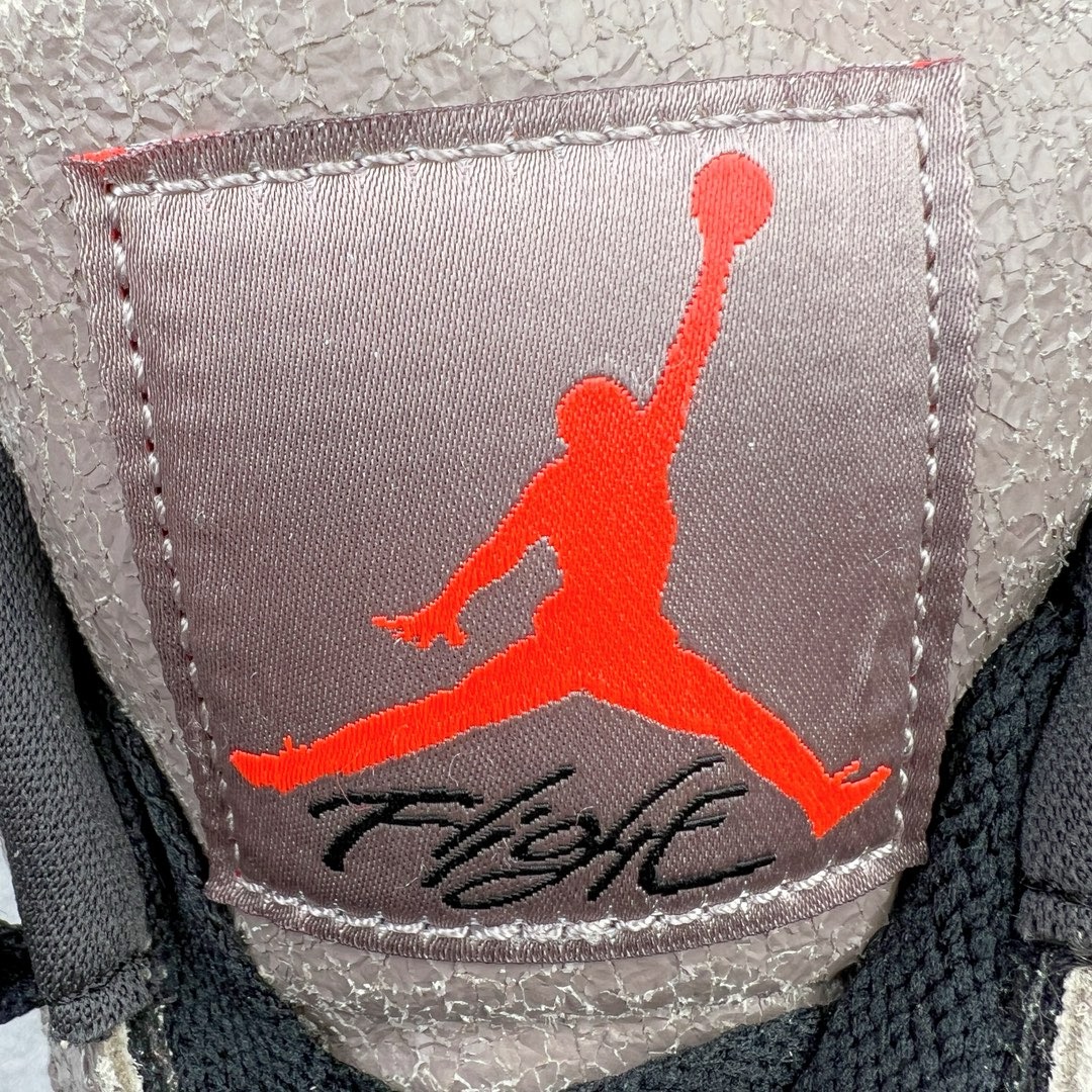 图片[14]-＃GX Air Jordan AJ4 Retro 黑棕摩卡 DB0732-200 圈内最强四代 独家外贸特供尺码含 45.5 49.5 50.5 耗时半年巨作 全套原纸板楦头开发 原厂特供皮料加持 确保原汁原味 完美呈现四代版型 一比一鞋头弧度高度鞋身弧度 数据细节工艺流程均保持原鞋一致 原厂TPU网格鞋带扣 正确内里网布 菱角分明不变形无多余毛边 柔软性质感一致于原鞋 市场唯一原厂鞋扣模具 背面可见隐藏注塑口 原厂织唛标 原厂飞人电绣工艺 尾指中部跳三针 独家绑鞋带手法 印刷中底布 四线拉帮 米色美纹纸贴合固定 进口港宝加持 后跟自然饱满 全鞋荧光划线卡点 追求极致完美 每一双都是工艺品 多重QC质检 超越公司货的品控标准 实实在在的免检产品 尺码：40 40.5 41 42 42.5 43 44 44.5 45 45.5 46 47.5 48.5 49.5 50.5-选品中心