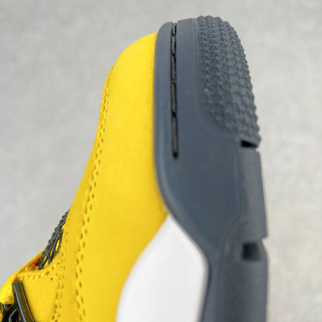 图片[15]-＃GX Air Jordan AJ4 Retro 黑黄电母 货号：CT8527-700 圈内最强四代 独家外贸特供尺码含 45.5 49.5 50.5 耗时半年巨作 全套原纸板楦头开发 原厂特供皮料加持 确保原汁原味 完美呈现四代版型 一比一鞋头弧度高度鞋身弧度 数据细节工艺流程均保持原鞋一致 原厂TPU网格鞋带扣 正确内里网布 菱角分明不变形无多余毛边 柔软性质感一致于原鞋 市场唯一原厂鞋扣模具 背面可见隐藏注塑口 原厂织唛标 原厂飞人电绣工艺 尾指中部跳三针 独家绑鞋带手法 印刷中底布 四线拉帮 米色美纹纸贴合固定 进口港宝加持 后跟自然饱满 全鞋荧光划线卡点 追求极致完美 每一双都是工艺品 多重QC质检 超越公司货的品控标准 实实在在的免检产品 尺码：40 40.5 41 42 42.5 43 44 44.5 45 45.5 46 47.5 48.5 49.5 50.5-选品中心