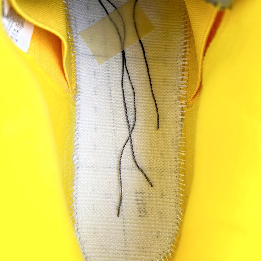 图片[17]-＃GX Air Jordan AJ4 Retro 黑黄电母 货号：CT8527-700 圈内最强四代 独家外贸特供尺码含 45.5 49.5 50.5 耗时半年巨作 全套原纸板楦头开发 原厂特供皮料加持 确保原汁原味 完美呈现四代版型 一比一鞋头弧度高度鞋身弧度 数据细节工艺流程均保持原鞋一致 原厂TPU网格鞋带扣 正确内里网布 菱角分明不变形无多余毛边 柔软性质感一致于原鞋 市场唯一原厂鞋扣模具 背面可见隐藏注塑口 原厂织唛标 原厂飞人电绣工艺 尾指中部跳三针 独家绑鞋带手法 印刷中底布 四线拉帮 米色美纹纸贴合固定 进口港宝加持 后跟自然饱满 全鞋荧光划线卡点 追求极致完美 每一双都是工艺品 多重QC质检 超越公司货的品控标准 实实在在的免检产品 尺码：40 40.5 41 42 42.5 43 44 44.5 45 45.5 46 47.5 48.5 49.5 50.5-选品中心