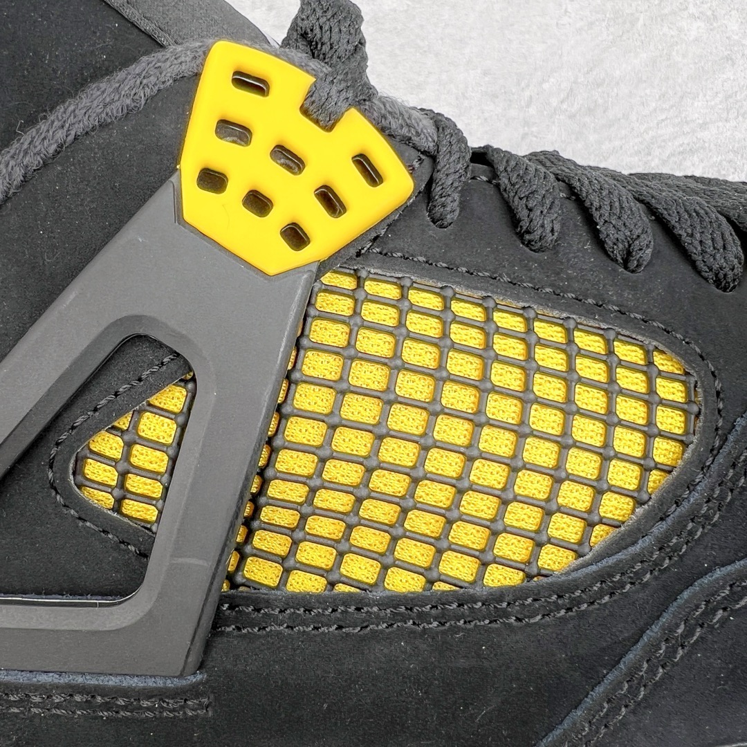 图片[12]-＃GX Air Jordan AJ4 Retro 黑黄雷公 DH6927-017 圈内最强四代 独家外贸特供尺码含 45.5 49.5 50.5 耗时半年巨作 全套原纸板楦头开发 原厂特供皮料加持 确保原汁原味 完美呈现四代版型 一比一鞋头弧度高度鞋身弧度 数据细节工艺流程均保持原鞋一致 原厂TPU网格鞋带扣 正确内里网布 菱角分明不变形无多余毛边 柔软性质感一致于原鞋 市场唯一原厂鞋扣模具 背面可见隐藏注塑口 原厂织唛标 原厂飞人电绣工艺 尾指中部跳三针 独家绑鞋带手法 印刷中底布 四线拉帮 米色美纹纸贴合固定 进口港宝加持 后跟自然饱满 全鞋荧光划线卡点 追求极致完美 每一双都是工艺品 多重QC质检 超越公司货的品控标准 实实在在的免检产品 尺码：40 40.5 41 42 42.5 43 44 44.5 45 45.5 46 47.5 48.5 49.5 50.5-选品中心
