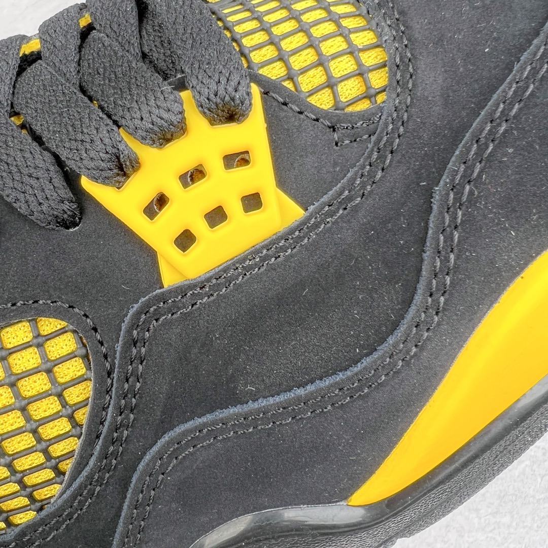 图片[13]-＃GX Air Jordan AJ4 Retro 黑黄雷公 DH6927-017 圈内最强四代 独家外贸特供尺码含 45.5 49.5 50.5 耗时半年巨作 全套原纸板楦头开发 原厂特供皮料加持 确保原汁原味 完美呈现四代版型 一比一鞋头弧度高度鞋身弧度 数据细节工艺流程均保持原鞋一致 原厂TPU网格鞋带扣 正确内里网布 菱角分明不变形无多余毛边 柔软性质感一致于原鞋 市场唯一原厂鞋扣模具 背面可见隐藏注塑口 原厂织唛标 原厂飞人电绣工艺 尾指中部跳三针 独家绑鞋带手法 印刷中底布 四线拉帮 米色美纹纸贴合固定 进口港宝加持 后跟自然饱满 全鞋荧光划线卡点 追求极致完美 每一双都是工艺品 多重QC质检 超越公司货的品控标准 实实在在的免检产品 尺码：40 40.5 41 42 42.5 43 44 44.5 45 45.5 46 47.5 48.5 49.5 50.5-选品中心