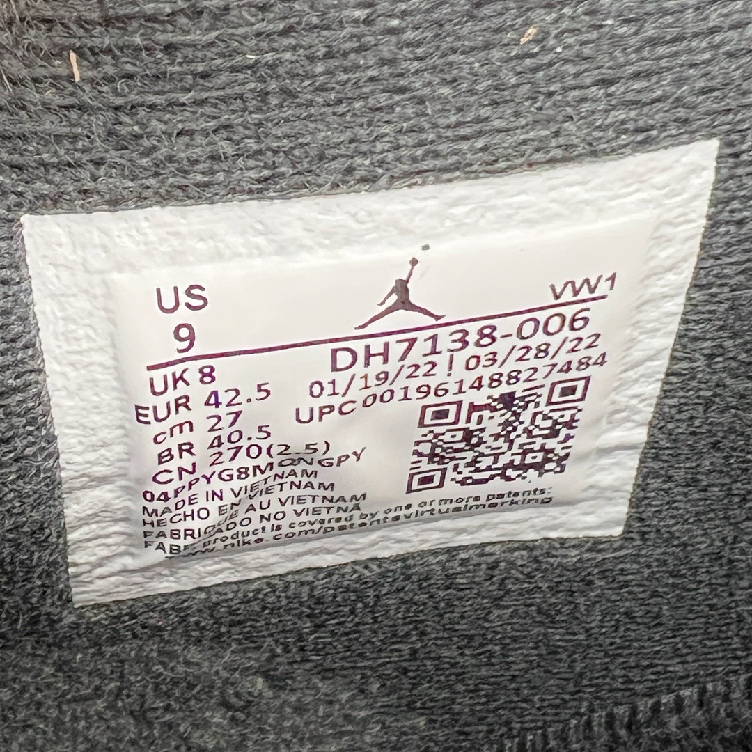图片[17]-＃GX Air Jordan AJ4 Retro 黑色帆布小阿姆 DH7138-006 圈内最强四代 独家外贸特供尺码含 45.5 49.5 50.5 耗时半年巨作 全套原纸板楦头开发 原厂特供皮料加持 确保原汁原味 完美呈现四代版型 一比一鞋头弧度高度鞋身弧度 数据细节工艺流程均保持原鞋一致 原厂TPU网格鞋带扣 正确内里网布 菱角分明不变形无多余毛边 柔软性质感一致于原鞋 市场唯一原厂鞋扣模具 背面可见隐藏注塑口 原厂织唛标 原厂飞人电绣工艺 尾指中部跳三针 独家绑鞋带手法 印刷中底布 四线拉帮 米色美纹纸贴合固定 进口港宝加持 后跟自然饱满 全鞋荧光划线卡点 追求极致完美 每一双都是工艺品 多重QC质检 超越公司货的品控标准 实实在在的免检产品 尺码：40 40.5 41 42 42.5 43 44 44.5 45 45.5 46 47.5 48.5 49.5 50.5-选品中心