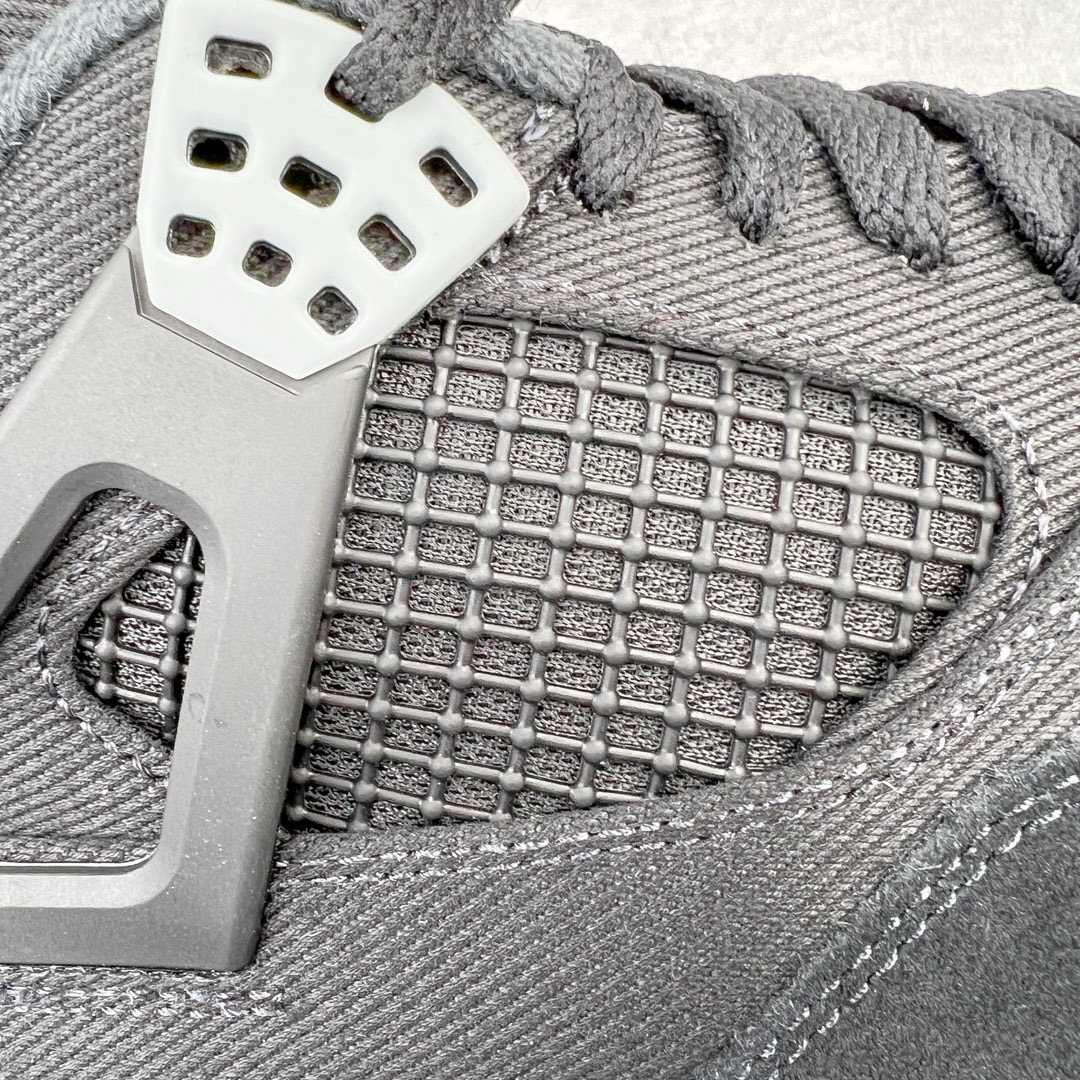 图片[13]-＃GX Air Jordan AJ4 Retro 黑色帆布小阿姆 DH7138-006 圈内最强四代 独家外贸特供尺码含 45.5 49.5 50.5 耗时半年巨作 全套原纸板楦头开发 原厂特供皮料加持 确保原汁原味 完美呈现四代版型 一比一鞋头弧度高度鞋身弧度 数据细节工艺流程均保持原鞋一致 原厂TPU网格鞋带扣 正确内里网布 菱角分明不变形无多余毛边 柔软性质感一致于原鞋 市场唯一原厂鞋扣模具 背面可见隐藏注塑口 原厂织唛标 原厂飞人电绣工艺 尾指中部跳三针 独家绑鞋带手法 印刷中底布 四线拉帮 米色美纹纸贴合固定 进口港宝加持 后跟自然饱满 全鞋荧光划线卡点 追求极致完美 每一双都是工艺品 多重QC质检 超越公司货的品控标准 实实在在的免检产品 尺码：40 40.5 41 42 42.5 43 44 44.5 45 45.5 46 47.5 48.5 49.5 50.5-选品中心