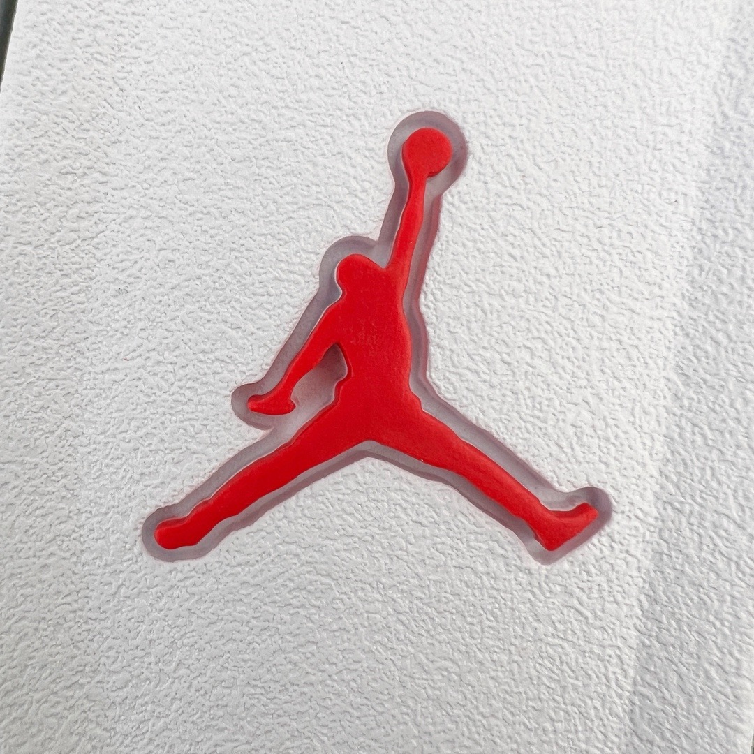 图片[11]-＃GX Air Jordan AJ4 Retro 黑色帆布小阿姆 DH7138-006 圈内最强四代 独家外贸特供尺码含 45.5 49.5 50.5 耗时半年巨作 全套原纸板楦头开发 原厂特供皮料加持 确保原汁原味 完美呈现四代版型 一比一鞋头弧度高度鞋身弧度 数据细节工艺流程均保持原鞋一致 原厂TPU网格鞋带扣 正确内里网布 菱角分明不变形无多余毛边 柔软性质感一致于原鞋 市场唯一原厂鞋扣模具 背面可见隐藏注塑口 原厂织唛标 原厂飞人电绣工艺 尾指中部跳三针 独家绑鞋带手法 印刷中底布 四线拉帮 米色美纹纸贴合固定 进口港宝加持 后跟自然饱满 全鞋荧光划线卡点 追求极致完美 每一双都是工艺品 多重QC质检 超越公司货的品控标准 实实在在的免检产品 尺码：40 40.5 41 42 42.5 43 44 44.5 45 45.5 46 47.5 48.5 49.5 50.5-选品中心