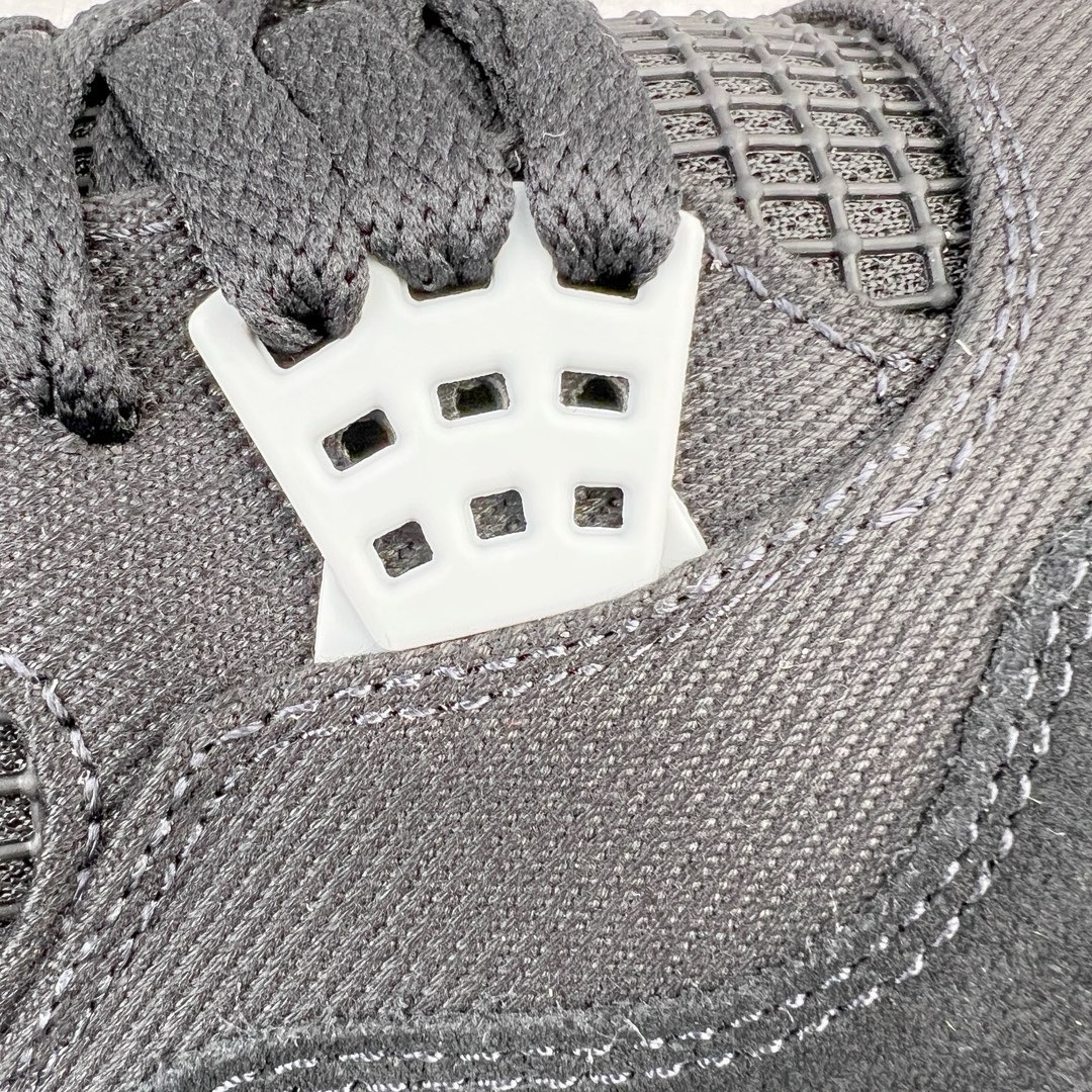 图片[15]-＃GX Air Jordan AJ4 Retro 黑色帆布小阿姆 DH7138-006 圈内最强四代 独家外贸特供尺码含 45.5 49.5 50.5 耗时半年巨作 全套原纸板楦头开发 原厂特供皮料加持 确保原汁原味 完美呈现四代版型 一比一鞋头弧度高度鞋身弧度 数据细节工艺流程均保持原鞋一致 原厂TPU网格鞋带扣 正确内里网布 菱角分明不变形无多余毛边 柔软性质感一致于原鞋 市场唯一原厂鞋扣模具 背面可见隐藏注塑口 原厂织唛标 原厂飞人电绣工艺 尾指中部跳三针 独家绑鞋带手法 印刷中底布 四线拉帮 米色美纹纸贴合固定 进口港宝加持 后跟自然饱满 全鞋荧光划线卡点 追求极致完美 每一双都是工艺品 多重QC质检 超越公司货的品控标准 实实在在的免检产品 尺码：40 40.5 41 42 42.5 43 44 44.5 45 45.5 46 47.5 48.5 49.5 50.5-选品中心