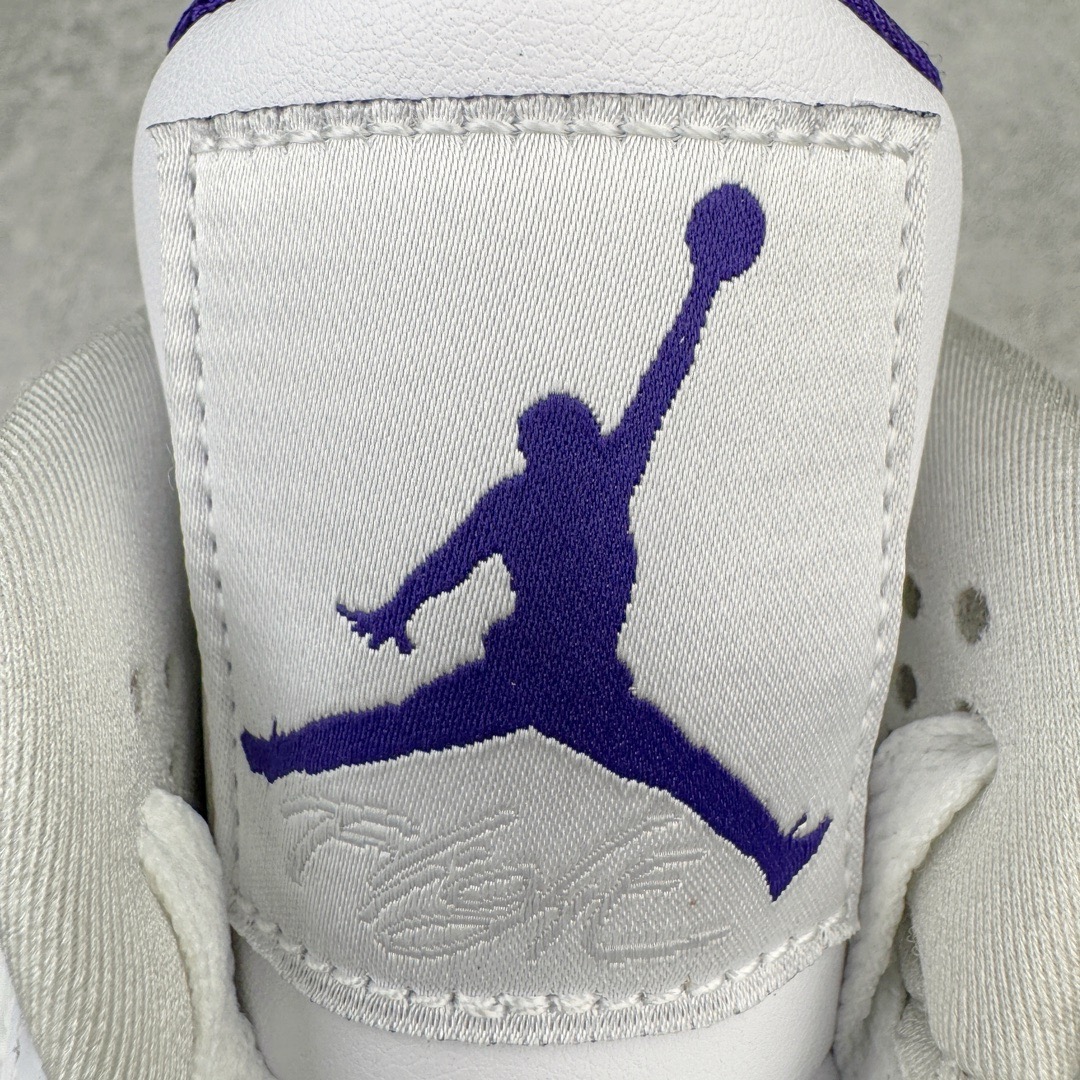 图片[11]-＃GX Air Jordan AJ4 Retro 白紫 CT8527-115 圈内最强四代 独家外贸特供尺码含 45.5 49.5 50.5 耗时半年巨作 全套原纸板楦头开发 原厂特供皮料加持 确保原汁原味 完美呈现四代版型 一比一鞋头弧度高度鞋身弧度 数据细节工艺流程均保持原鞋一致 原厂TPU网格鞋带扣 正确内里网布 菱角分明不变形无多余毛边 柔软性质感一致于原鞋 市场唯一原厂鞋扣模具 背面可见隐藏注塑口 原厂织唛标 原厂飞人电绣工艺 尾指中部跳三针 独家绑鞋带手法 印刷中底布 四线拉帮 米色美纹纸贴合固定 进口港宝加持 后跟自然饱满 全鞋荧光划线卡点 追求极致完美 每一双都是工艺品 多重QC质检 超越公司货的品控标准 实实在在的免检产品 尺码：40 40.5 41 42 42.5 43 44 44.5 45 45.5 46 47.5 48.5 49.5 50.5-选品中心
