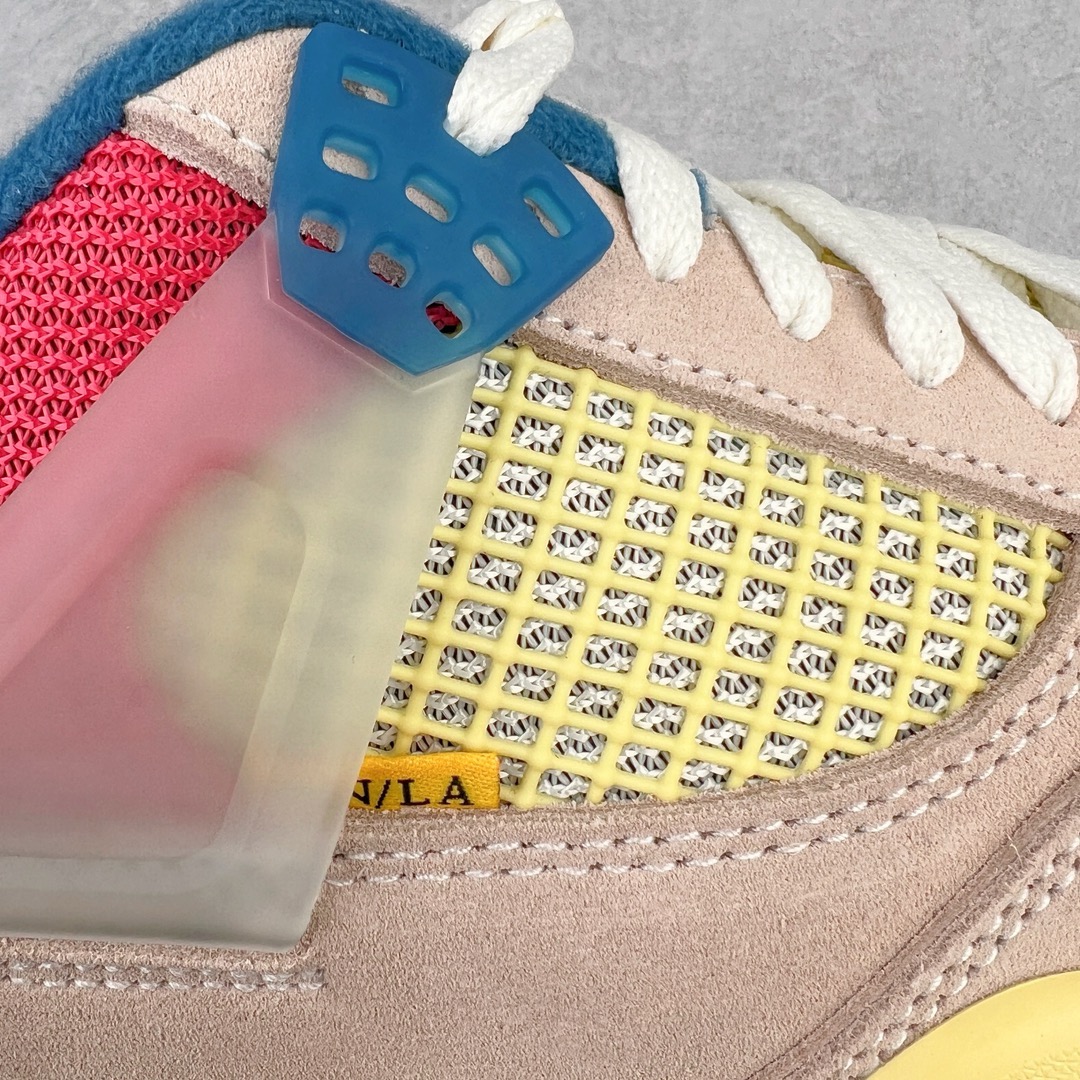 图片[12]-＃GX Union LA x Air Jordan AJ4 Retro SP\\\”Off Noir\\\” UN联名粉红蓝 DC9533-800 圈内最强四代 独家外贸特供尺码含 45.5 49.5 50.5 耗时半年巨作 全套原纸板楦头开发 原厂特供皮料加持 确保原汁原味 完美呈现四代版型 一比一鞋头弧度高度鞋身弧度 数据细节工艺流程均保持原鞋一致 原厂TPU网格鞋带扣 正确内里网布 菱角分明不变形无多余毛边 柔软性质感一致于原鞋 市场唯一原厂鞋扣模具 背面可见隐藏注塑口 原厂织唛标 原厂飞人电绣工艺 尾指中部跳三针 独家绑鞋带手法 印刷中底布 四线拉帮 米色美纹纸贴合固定 进口港宝加持 后跟自然饱满 全鞋荧光划线卡点 追求极致完美 每一双都是工艺品 多重QC质检 超越公司货的品控标准 实实在在的免检产品 尺码：40 40.5 41 42 42.5 43 44 44.5 45 45.5 46 47.5 48.5 49.5 50.5-选品中心