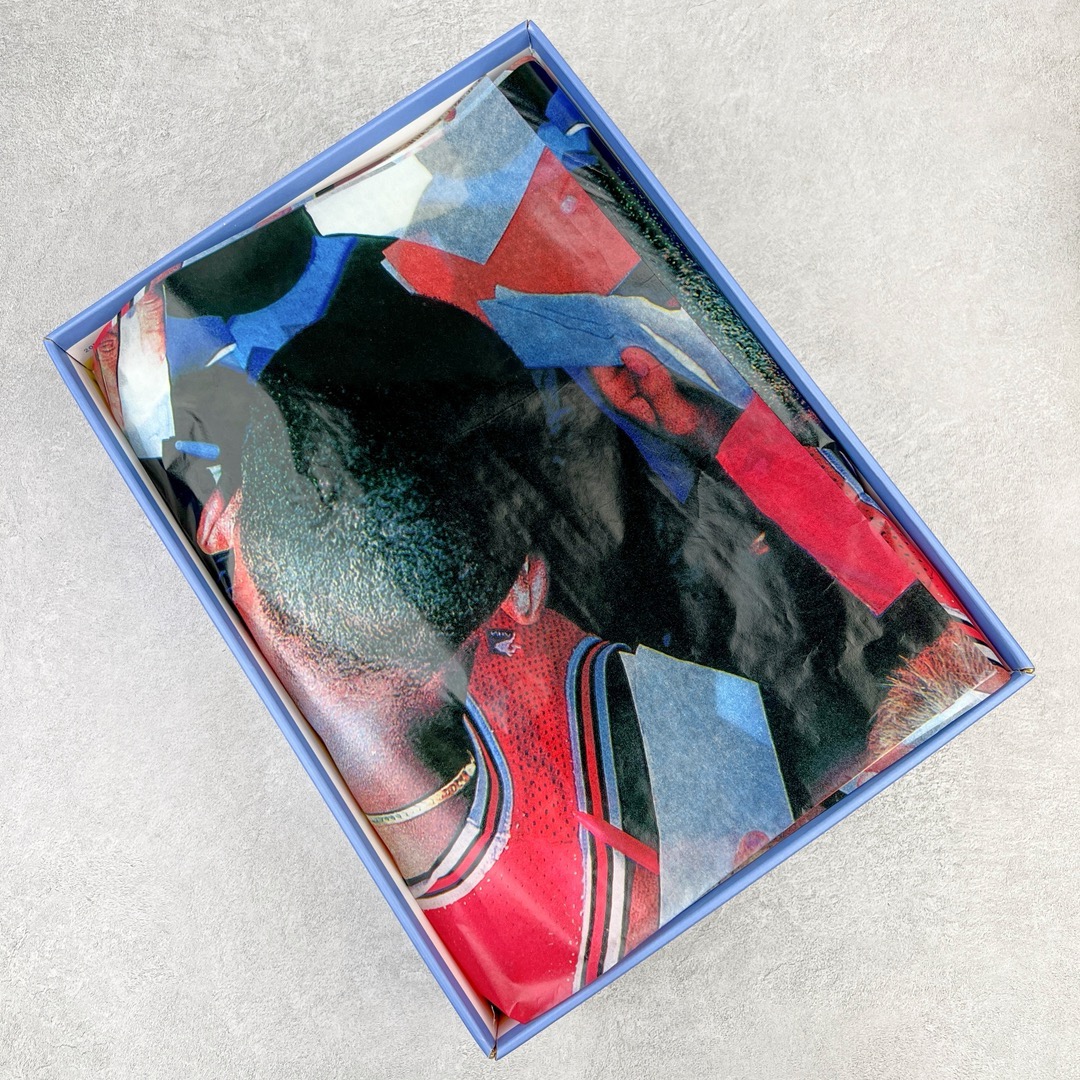 图片[10]-＃GX Union LA x Air Jordan AJ4 Retro \\\”Off Noir\\\” UN联名黑蓝 DC9533-001 圈内最强四代 独家外贸特供尺码含 45.5 49.5 50.5 耗时半年巨作 全套原纸板楦头开发 原厂特供皮料加持 确保原汁原味 完美呈现四代版型 一比一鞋头弧度高度鞋身弧度 数据细节工艺流程均保持原鞋一致 原厂TPU网格鞋带扣 正确内里网布 菱角分明不变形无多余毛边 柔软性质感一致于原鞋 市场唯一原厂鞋扣模具 背面可见隐藏注塑口 原厂织唛标 原厂飞人电绣工艺 尾指中部跳三针 独家绑鞋带手法 印刷中底布 四线拉帮 米色美纹纸贴合固定 进口港宝加持 后跟自然饱满 全鞋荧光划线卡点 追求极致完美 每一双都是工艺品 多重QC质检 超越公司货的品控标准 实实在在的免检产品 尺码：40 40.5 41 42 42.5 43 44 44.5 45 45.5 46 47.5 48.5 49.5 50.5-选品中心