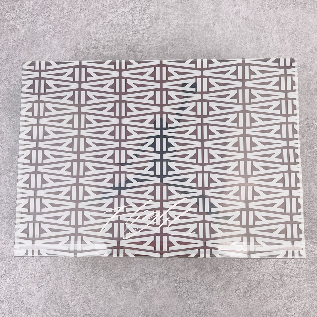 图片[18]-＃GX A Ma Maniére x Air Jordan AJ4 Retro SP\\\”Violet Ore\\\” AMM联名酒红DV6773-220 圈内最强四代 耗时半年巨作 全套原纸板楦头开发 原厂特供皮料加持 确保原汁原味 完美呈现四代版型 一比一鞋头弧度高度鞋身弧度 数据细节工艺流程均保持原鞋一致 原厂TPU网格鞋带扣 正确内里网布 菱角分明不变形无多余毛边 柔软性质感一致于原鞋 市场唯一原厂鞋扣模具 背面可见隐藏注塑口 原厂织唛标 原厂飞人电绣工艺 尾指中部跳三针 独家绑鞋带手法 印刷中底布 四线拉帮 米色美纹纸贴合固定 进口港宝加持 后跟自然饱满 全鞋荧光划线卡点 追求极致完美 每一双都是工艺品 多重QC质检 超越公司货的品控标准 实实在在的免检产品 尺码：40 40.5 41 42 42.5 43 44 44.5 45 46 47.5-选品中心