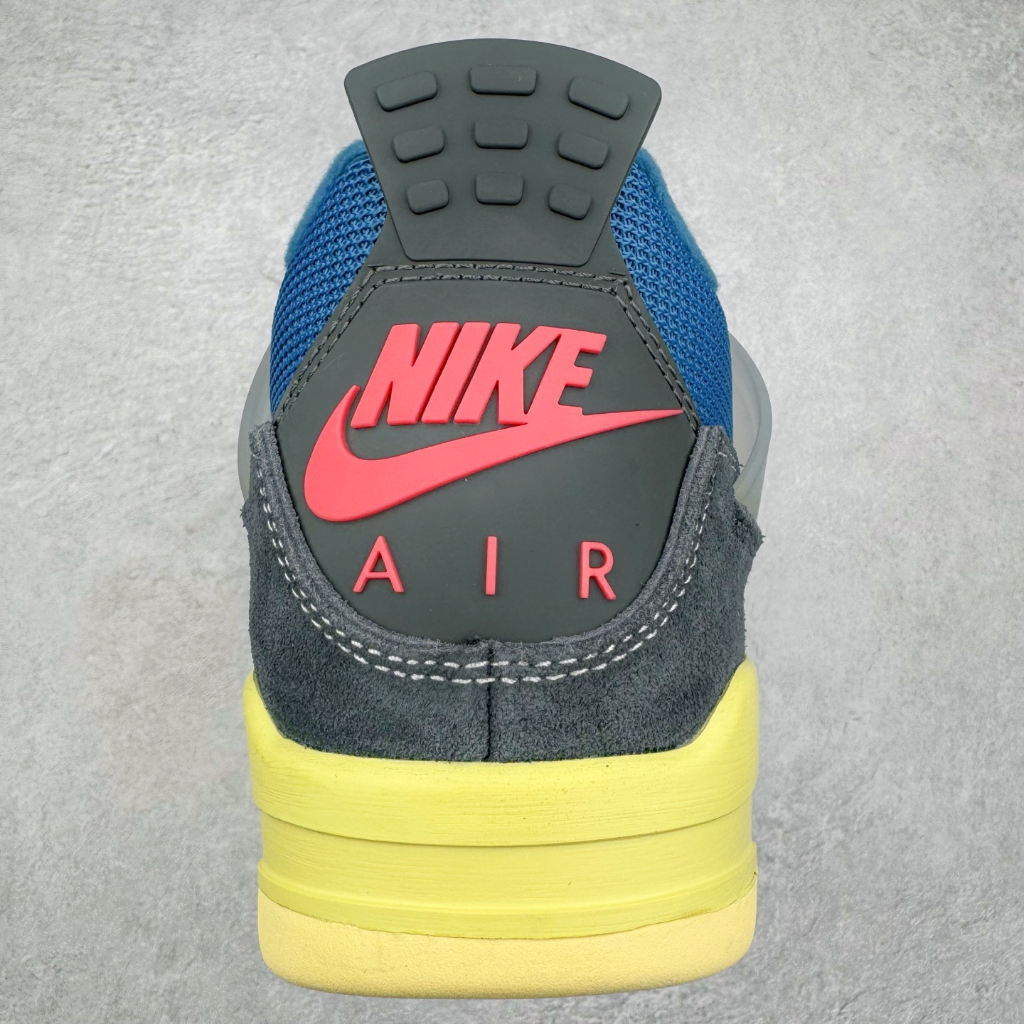图片[8]-＃PK纯原 Union LA x Air Jordan AJ4 Retro \\\”Off Noir\\\” UN联名黑蓝 DC9533-001 耗时半年巨作 全套原纸板楦头开发 原厂特供皮料加持 确保原汁原味 完美呈现四代版型 一比一鞋头弧度高度鞋身弧度 数据细节工艺流程均保持原鞋一致 原厂TPU网格鞋带扣 正确内里网布 菱角分明不变形无多余毛边 柔软性质感一致于原鞋 原厂织唛标 原厂飞人电绣工艺 尾指中部跳三针 独家绑鞋带手法 印刷中底布 四线拉帮 米色美纹纸贴合固定 进口港宝加持 后跟自然饱满 全鞋荧光划线卡点 追求极致完美 每一双都是工艺品 多重QC质检 超越公司货的品控标准 实实在在的免检产品 尺码：40 40.5 41 42 42.5 43 44 44.5 45 46 47.5-选品中心