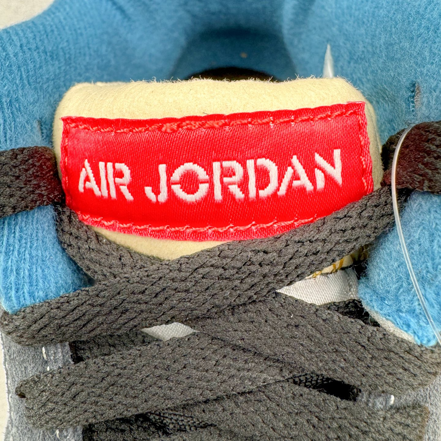 图片[15]-＃PK纯原 Union LA x Air Jordan AJ4 Retro \\\”Off Noir\\\” UN联名黑蓝 DC9533-001 耗时半年巨作 全套原纸板楦头开发 原厂特供皮料加持 确保原汁原味 完美呈现四代版型 一比一鞋头弧度高度鞋身弧度 数据细节工艺流程均保持原鞋一致 原厂TPU网格鞋带扣 正确内里网布 菱角分明不变形无多余毛边 柔软性质感一致于原鞋 原厂织唛标 原厂飞人电绣工艺 尾指中部跳三针 独家绑鞋带手法 印刷中底布 四线拉帮 米色美纹纸贴合固定 进口港宝加持 后跟自然饱满 全鞋荧光划线卡点 追求极致完美 每一双都是工艺品 多重QC质检 超越公司货的品控标准 实实在在的免检产品 尺码：40 40.5 41 42 42.5 43 44 44.5 45 46 47.5-选品中心