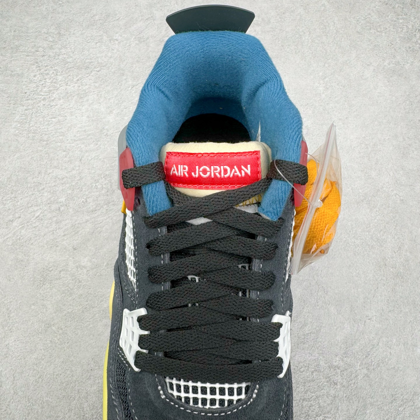 图片[5]-＃PK纯原 Union LA x Air Jordan AJ4 Retro \\\”Off Noir\\\” UN联名黑蓝 DC9533-001 耗时半年巨作 全套原纸板楦头开发 原厂特供皮料加持 确保原汁原味 完美呈现四代版型 一比一鞋头弧度高度鞋身弧度 数据细节工艺流程均保持原鞋一致 原厂TPU网格鞋带扣 正确内里网布 菱角分明不变形无多余毛边 柔软性质感一致于原鞋 原厂织唛标 原厂飞人电绣工艺 尾指中部跳三针 独家绑鞋带手法 印刷中底布 四线拉帮 米色美纹纸贴合固定 进口港宝加持 后跟自然饱满 全鞋荧光划线卡点 追求极致完美 每一双都是工艺品 多重QC质检 超越公司货的品控标准 实实在在的免检产品 尺码：40 40.5 41 42 42.5 43 44 44.5 45 46 47.5-选品中心