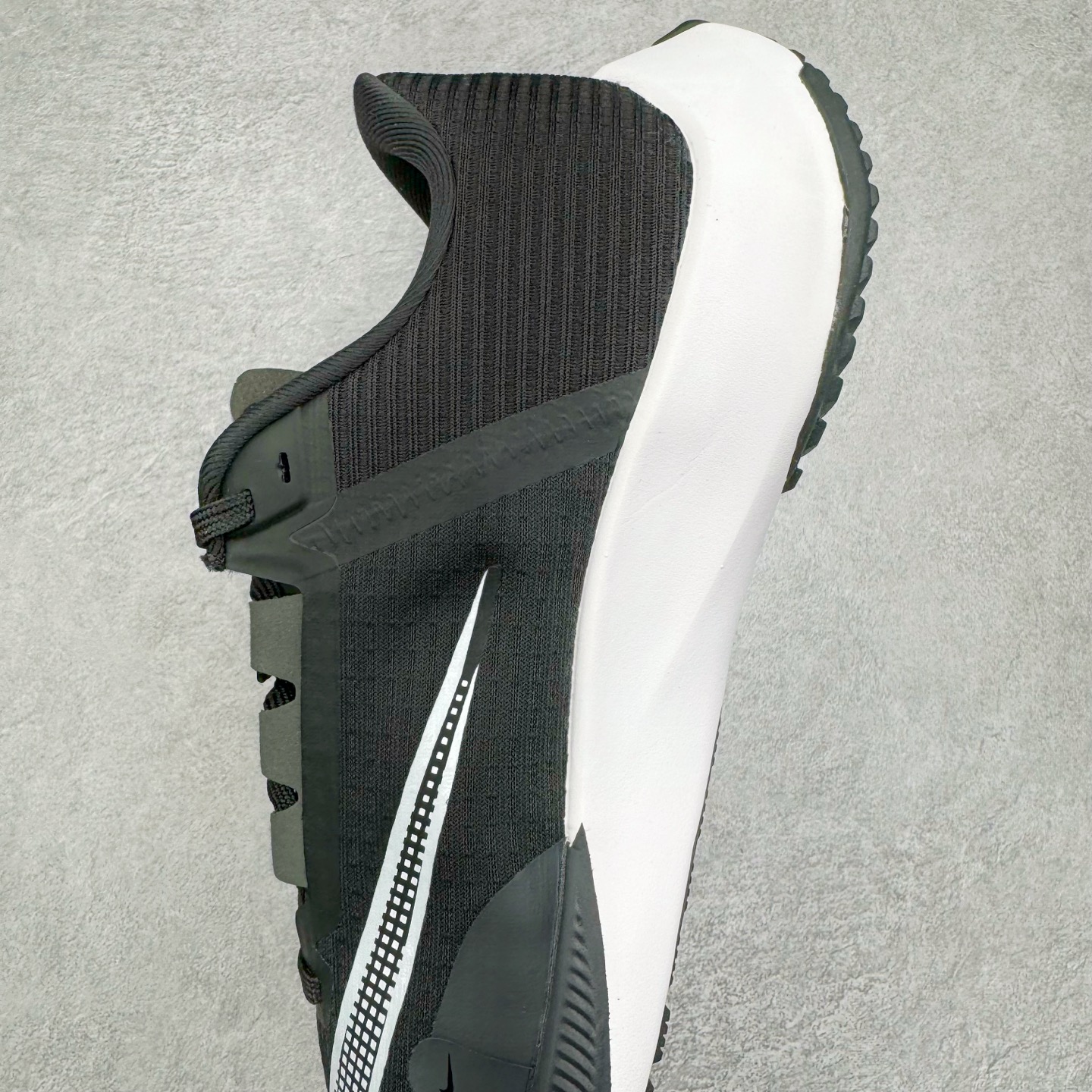 图片[7]-＃TG纯原 NK AIR Zoom RIVAL Fly 3 超弹透气轻量跑步鞋鞋款搭载 Flyknit 材料 出众弹性 易于穿脱 采用React技术 轻盈耐 跑步健身房锻炼最佳选择之一 货号：CT2405-001 尺码：36 36.5 37.5 38 38.5 39 40 40.5 41 42 42.5 43 44 44.5 45-选品中心