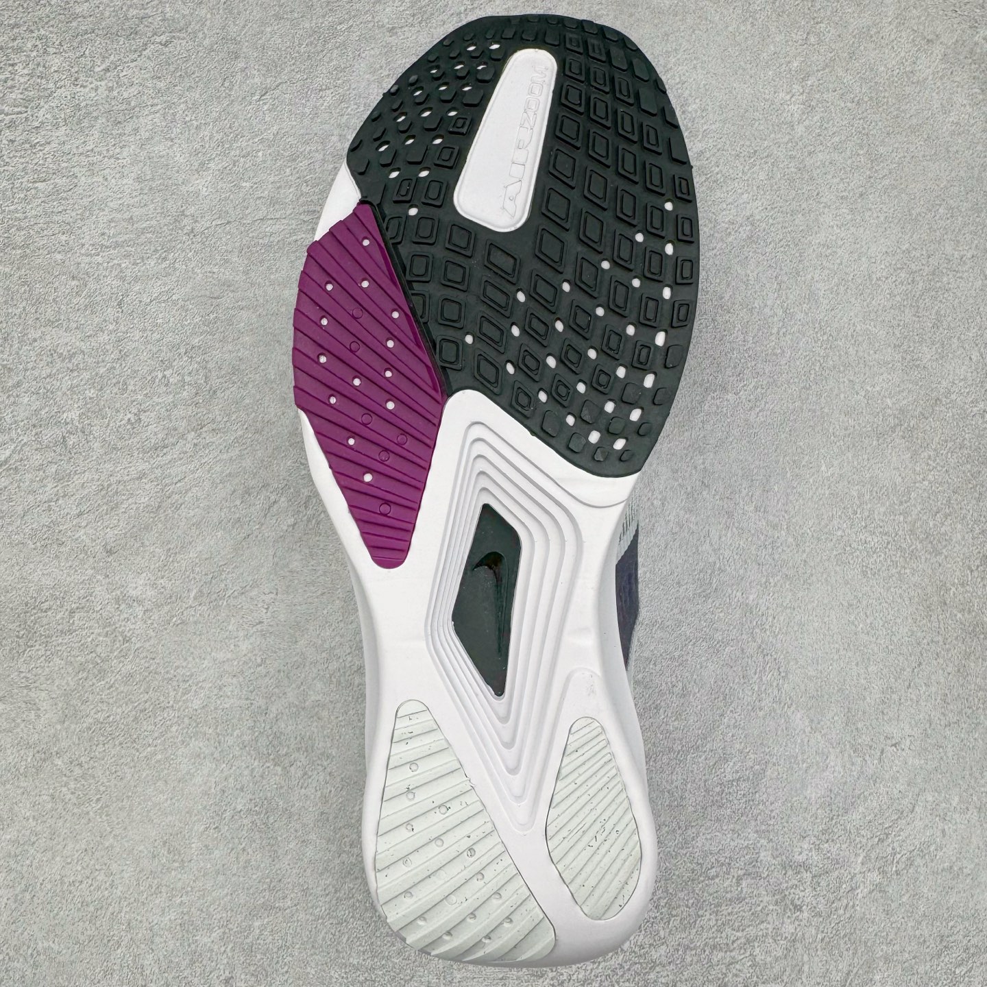 图片[9]-＃TG纯原 NK AIR Zoom RIVAL Fly 3 超弹透气轻量跑步鞋鞋款搭载 Flyknit 材料 出众弹性 易于穿脱 采用React技术 轻盈耐 跑步健身房锻炼最佳选择之一 货号：FV6040-100 尺码：36 36.5 37.5 38 38.5 39 40 40.5 41 42 42.5 43 44 44.5 45-选品中心