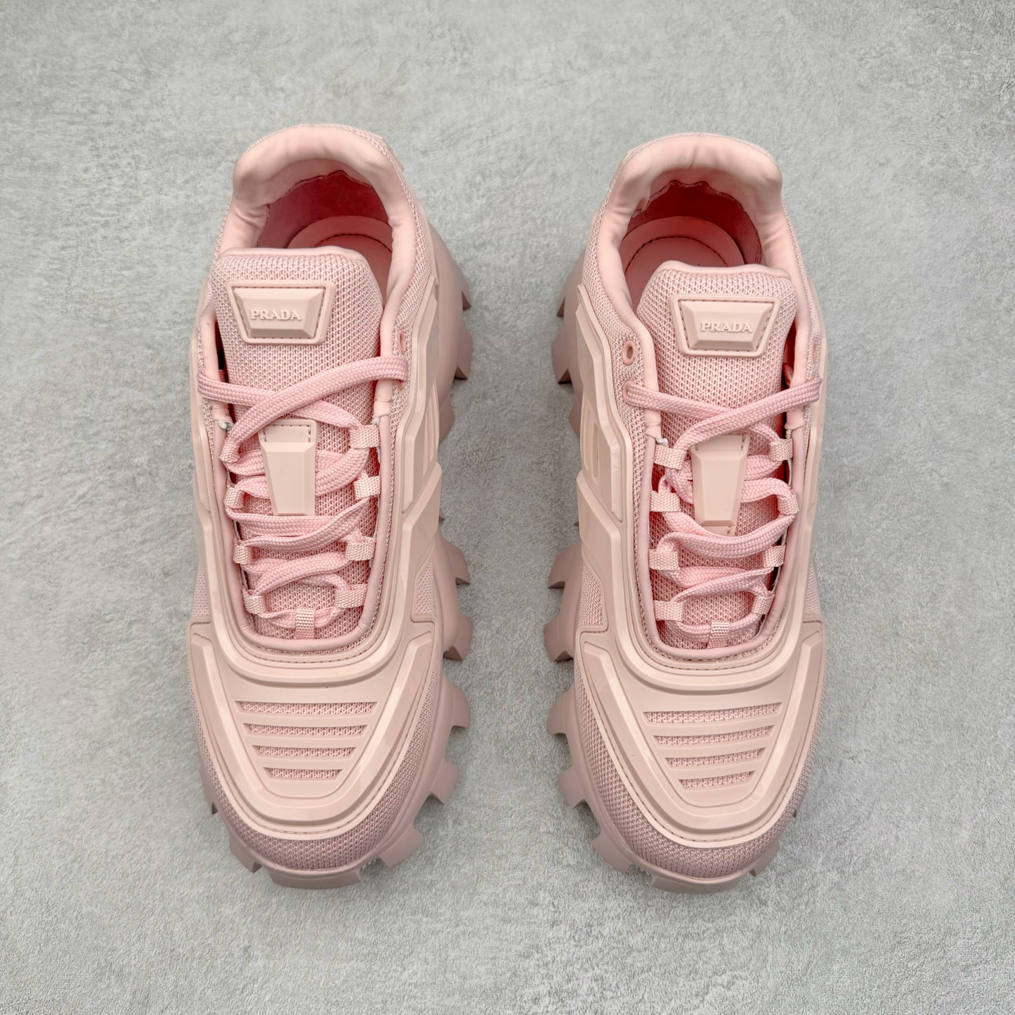 图片[2]-PRADA Cloudbust Thunder 普拉达厚底低帮休闲鞋 该鞋款选用织物和橡胶打造 诠释繁复精致的鞋型 锯齿状橡胶胎面花纹精雕细琢 橡胶饰片赋予鞋面立体效果 尺码：36 37 38 39 40 41 42 43 44 45 46 比运动鞋偏大一码-选品中心