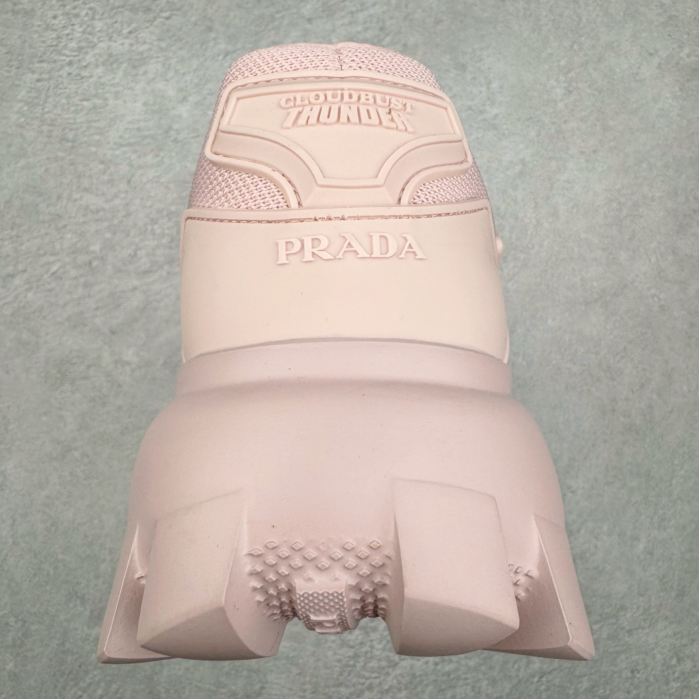 图片[8]-PRADA Cloudbust Thunder 普拉达厚底低帮休闲鞋 该鞋款选用织物和橡胶打造 诠释繁复精致的鞋型 锯齿状橡胶胎面花纹精雕细琢 橡胶饰片赋予鞋面立体效果 尺码：36 37 38 39 40 41 42 43 44 45 46 比运动鞋偏大一码-选品中心