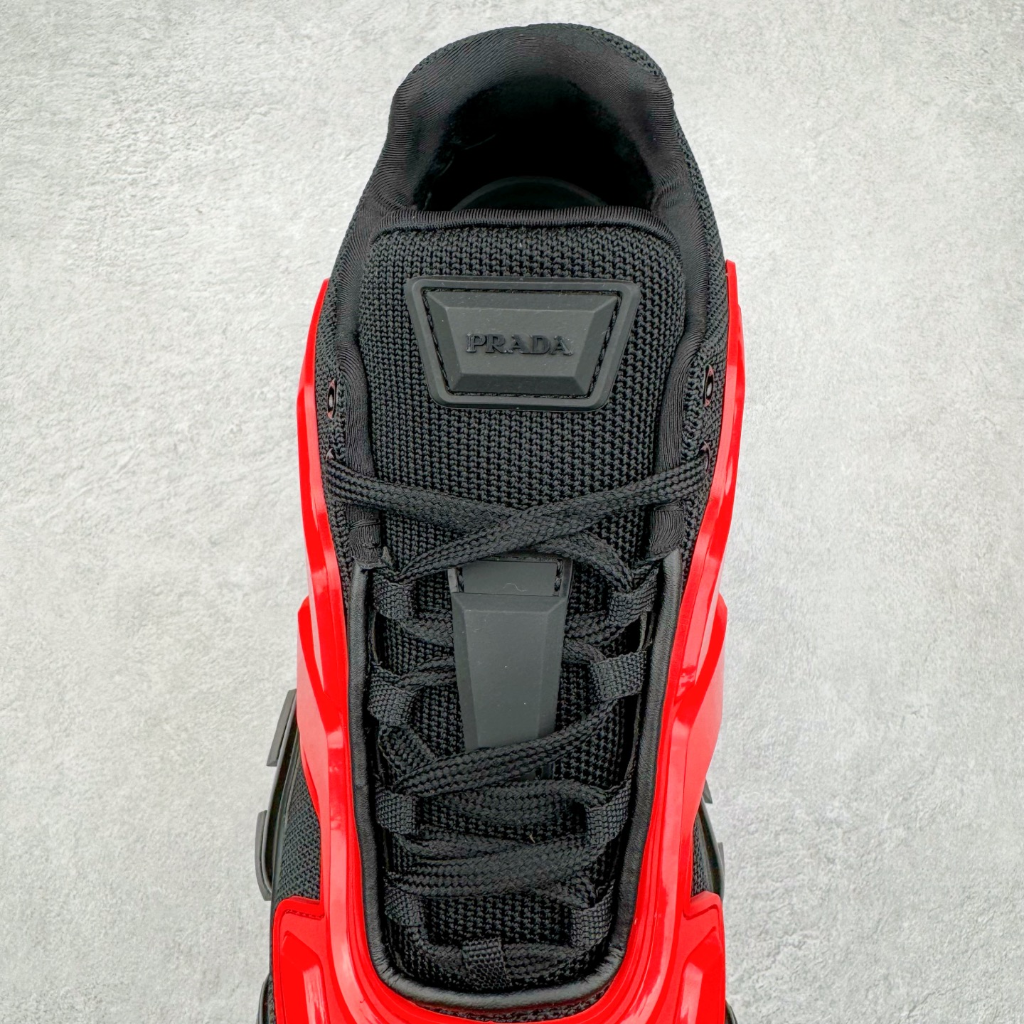 图片[5]-PRADA Cloudbust Thunder 普拉达厚底低帮休闲鞋 该鞋款选用织物和橡胶打造 诠释繁复精致的鞋型 锯齿状橡胶胎面花纹精雕细琢 橡胶饰片赋予鞋面立体效果 尺码：36 37 38 39 40 41 42 43 44 45 46 比运动鞋偏大一码-选品中心