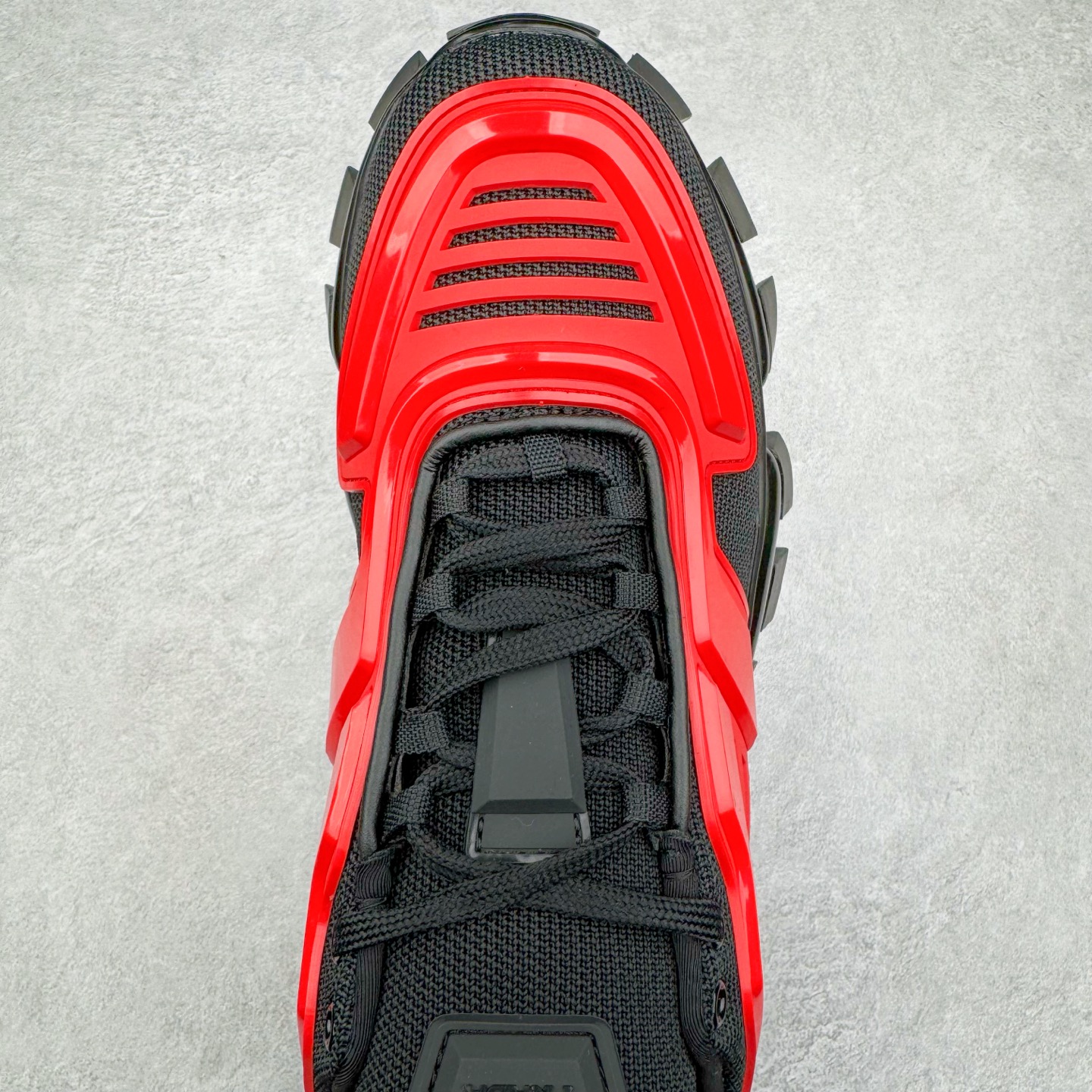 图片[4]-PRADA Cloudbust Thunder 普拉达厚底低帮休闲鞋 该鞋款选用织物和橡胶打造 诠释繁复精致的鞋型 锯齿状橡胶胎面花纹精雕细琢 橡胶饰片赋予鞋面立体效果 尺码：36 37 38 39 40 41 42 43 44 45 46 比运动鞋偏大一码-选品中心