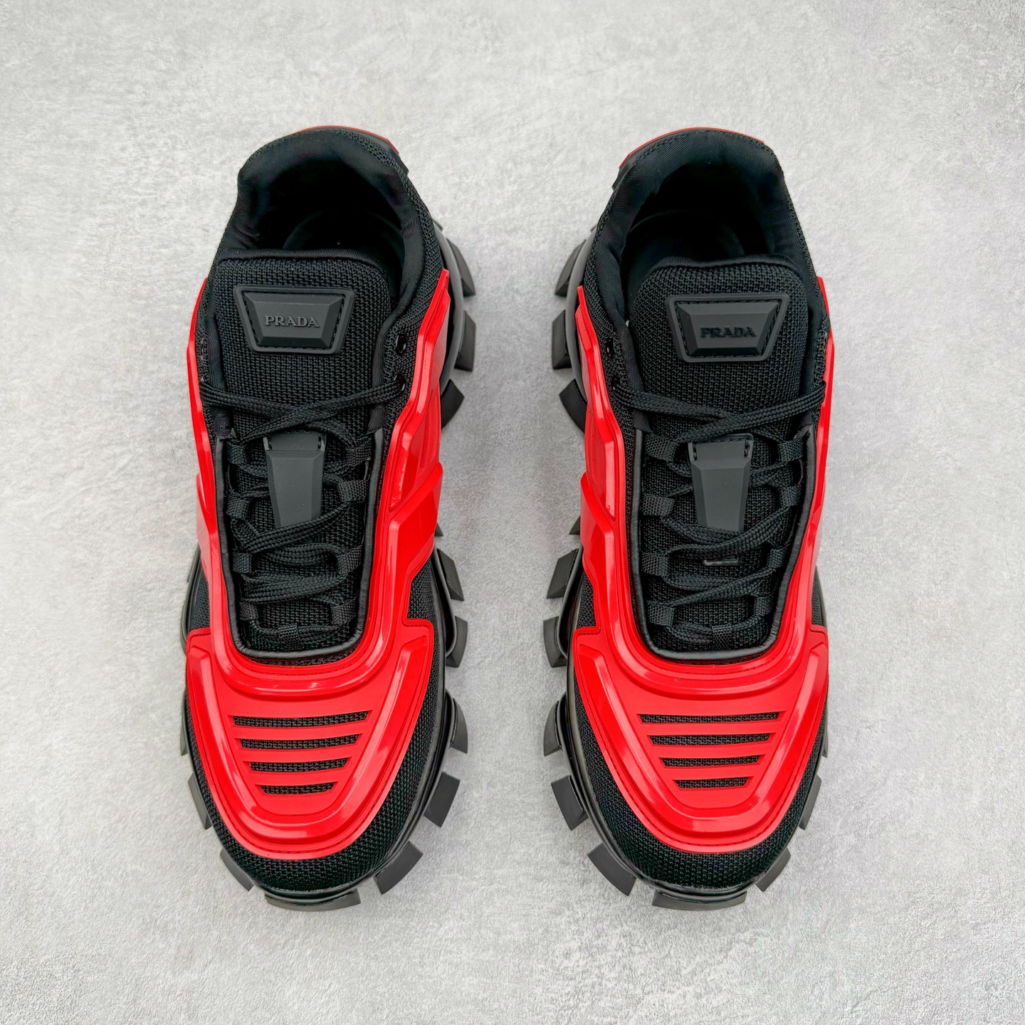 图片[2]-PRADA Cloudbust Thunder 普拉达厚底低帮休闲鞋 该鞋款选用织物和橡胶打造 诠释繁复精致的鞋型 锯齿状橡胶胎面花纹精雕细琢 橡胶饰片赋予鞋面立体效果 尺码：36 37 38 39 40 41 42 43 44 45 46 比运动鞋偏大一码-选品中心