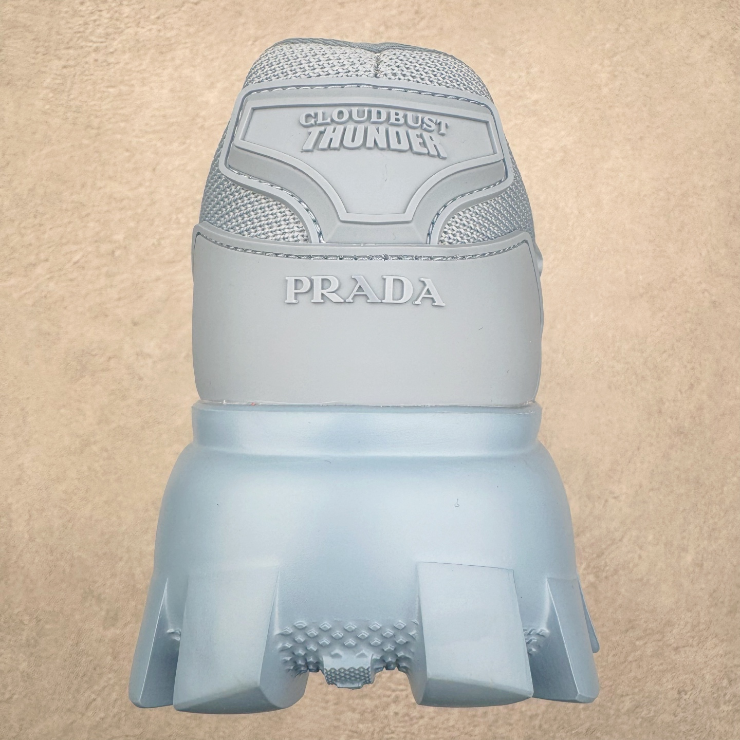 图片[8]-PRADA Cloudbust Thunder 普拉达厚底低帮休闲鞋 该鞋款选用织物和橡胶打造 诠释繁复精致的鞋型 锯齿状橡胶胎面花纹精雕细琢 橡胶饰片赋予鞋面立体效果 尺码：36 37 38 39 40 41 42 43 44 45 46 比运动鞋偏大一码-选品中心