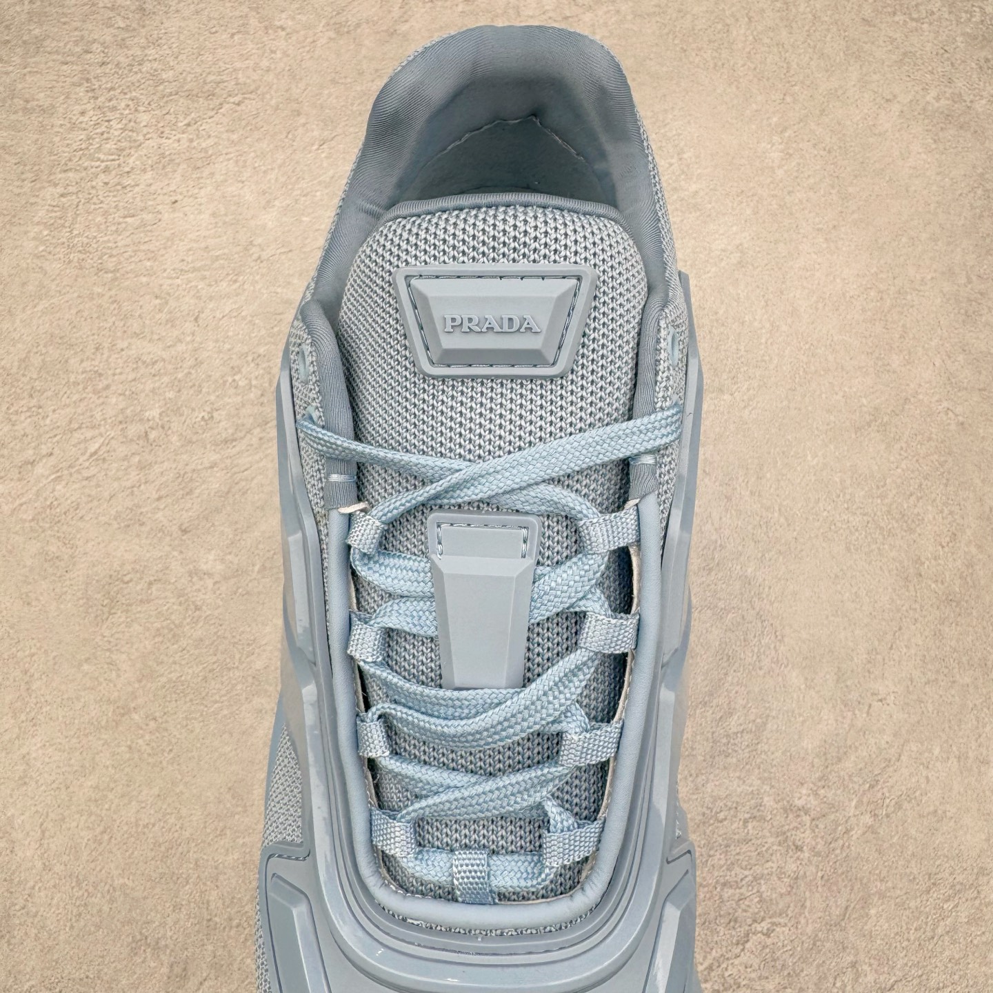 图片[5]-PRADA Cloudbust Thunder 普拉达厚底低帮休闲鞋 该鞋款选用织物和橡胶打造 诠释繁复精致的鞋型 锯齿状橡胶胎面花纹精雕细琢 橡胶饰片赋予鞋面立体效果 尺码：36 37 38 39 40 41 42 43 44 45 46 比运动鞋偏大一码-选品中心