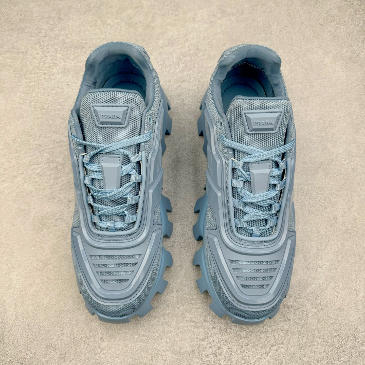 图片[2]-PRADA Cloudbust Thunder 普拉达厚底低帮休闲鞋 该鞋款选用织物和橡胶打造 诠释繁复精致的鞋型 锯齿状橡胶胎面花纹精雕细琢 橡胶饰片赋予鞋面立体效果 尺码：36 37 38 39 40 41 42 43 44 45 46 比运动鞋偏大一码-选品中心