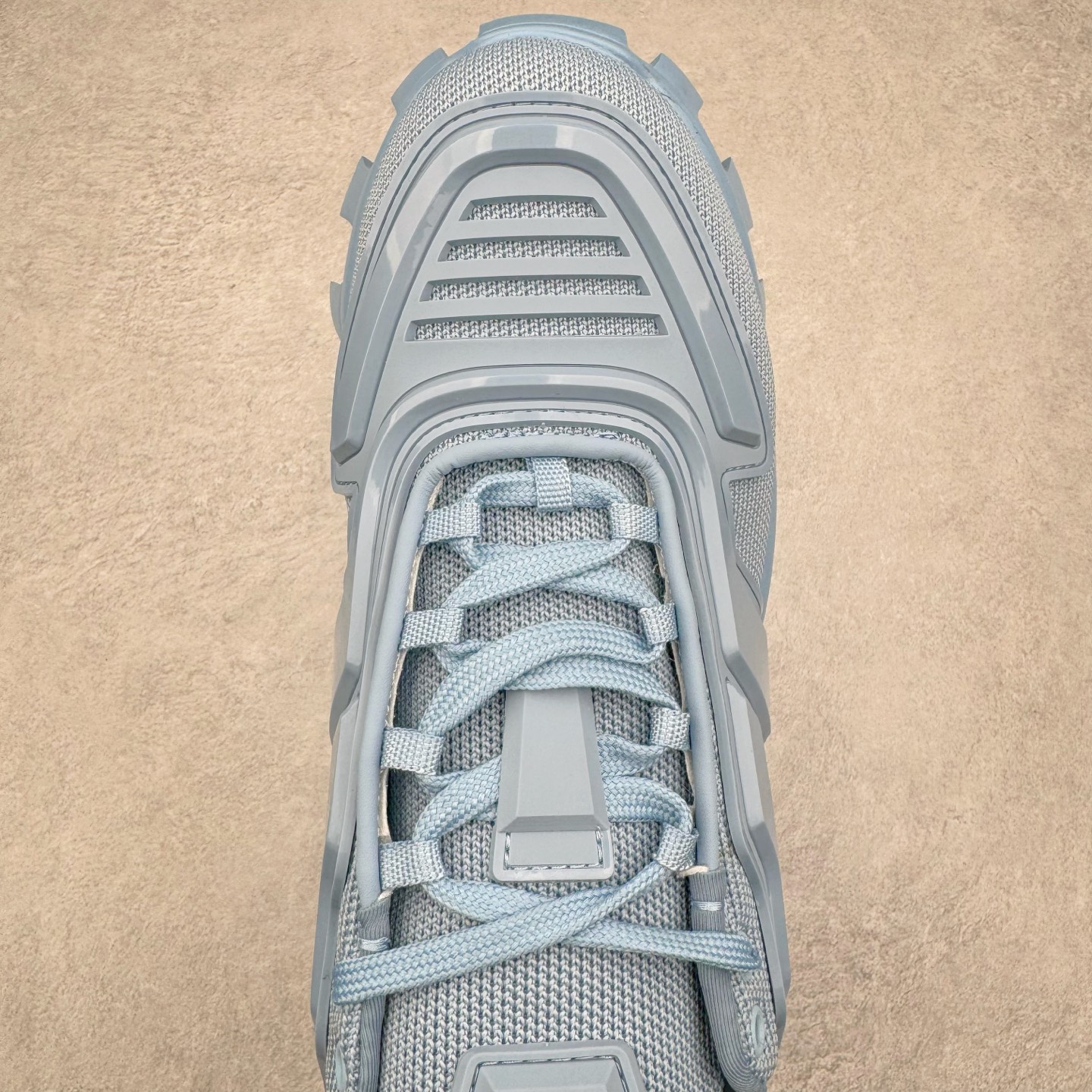 图片[4]-PRADA Cloudbust Thunder 普拉达厚底低帮休闲鞋 该鞋款选用织物和橡胶打造 诠释繁复精致的鞋型 锯齿状橡胶胎面花纹精雕细琢 橡胶饰片赋予鞋面立体效果 尺码：36 37 38 39 40 41 42 43 44 45 46 比运动鞋偏大一码-选品中心