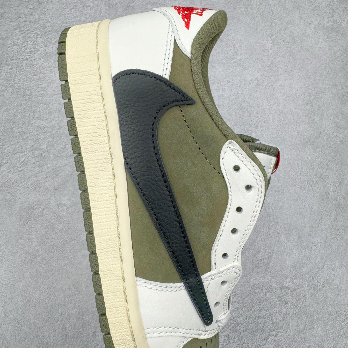 Travis Scott x Air Jordan 1 Low OG SP TS Olive Green Sneakers 7 i1738997366489 9820 0 4