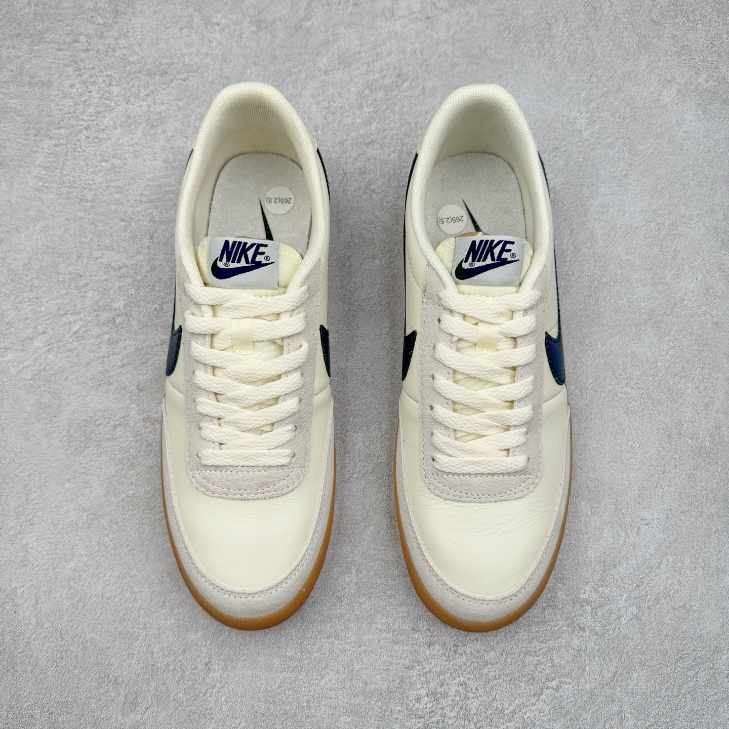 图片[2]-＃奥莱Zp订单福利 J.Crew x NK Killshot II Leather 联名复古板鞋 432997-107 采用米白色皮革制作鞋身 Swoosh 点缀其中 最后搭载棕色生胶大底 流露出满满的复古气气息 独家渠道 市面未流通批次 奥莱直播间499 599一样的东西 碾压市面现存所有版本 公司一样的东西 超值回馈 帮你省钱 支持各种鉴定 采用环保材料的大底 独特的鞋面连者鞋底印刷 演绎出了这个配色的独特风格 眼前的新设计选用皮质 配出当下流行的阴阳元素 呈现属于现代潮流的美感 尺码：35.5 36 36.5 37.5 38 38.5 39 40 40.5 41 42 42.5 43 44 44.5 45-选品中心