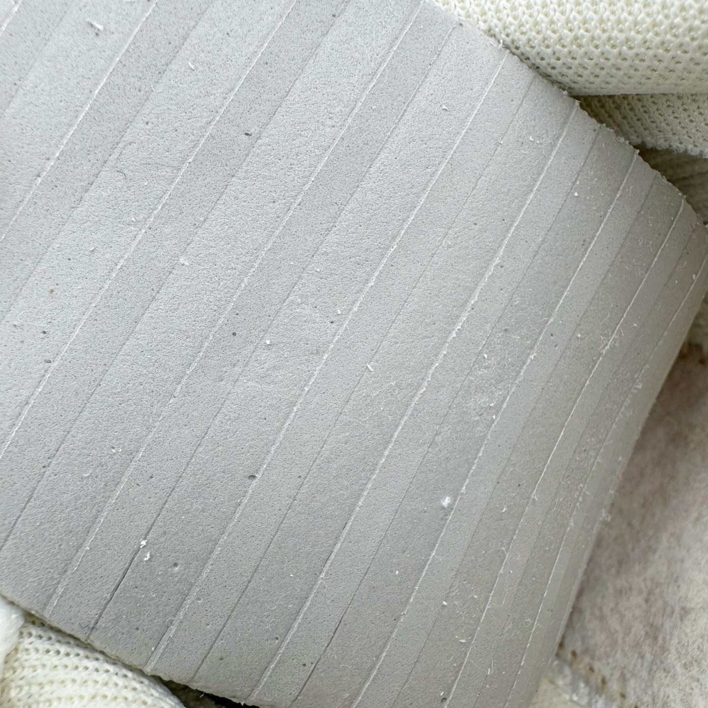 图片[14]-＃奥莱Zp订单福利 J.Crew x NK Killshot II Leather 联名复古板鞋 432997-107 采用米白色皮革制作鞋身 Swoosh 点缀其中 最后搭载棕色生胶大底 流露出满满的复古气气息 独家渠道 市面未流通批次 奥莱直播间499 599一样的东西 碾压市面现存所有版本 公司一样的东西 超值回馈 帮你省钱 支持各种鉴定 采用环保材料的大底 独特的鞋面连者鞋底印刷 演绎出了这个配色的独特风格 眼前的新设计选用皮质 配出当下流行的阴阳元素 呈现属于现代潮流的美感 尺码：35.5 36 36.5 37.5 38 38.5 39 40 40.5 41 42 42.5 43 44 44.5 45-选品中心