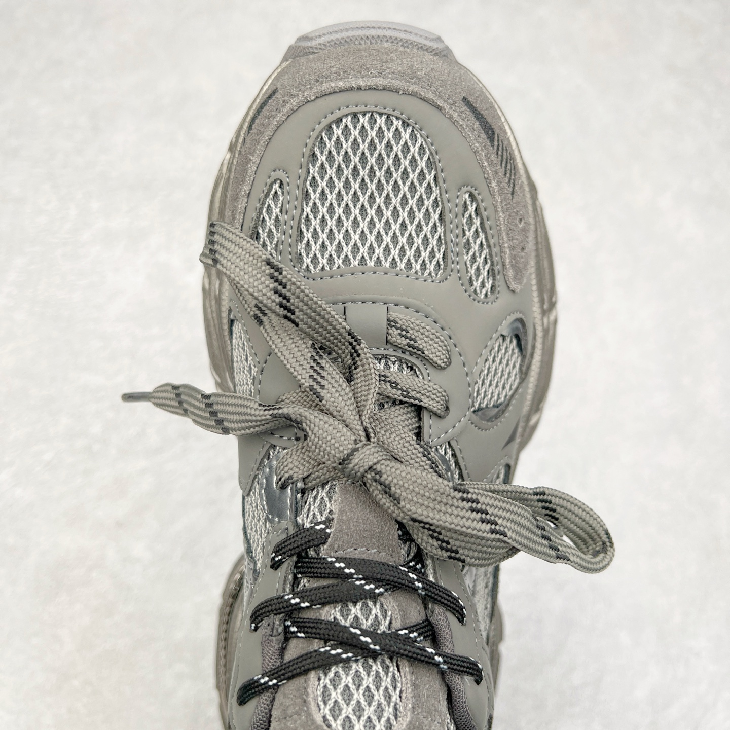 图片[4]-GG-CC Chunky Low白鹿同款独星球 2024新款GGCC低帮复古厚底增高老爹鞋 时髦look轻松定格 不费力展现率性氛围 原版正确大底 高档银盒 酷帅机能风不规则设计大底 8CM 增高厚底 大长腿既视感轻松拿捏 货号：G24X9833 尺码：35 36 37 38 39 40-选品中心