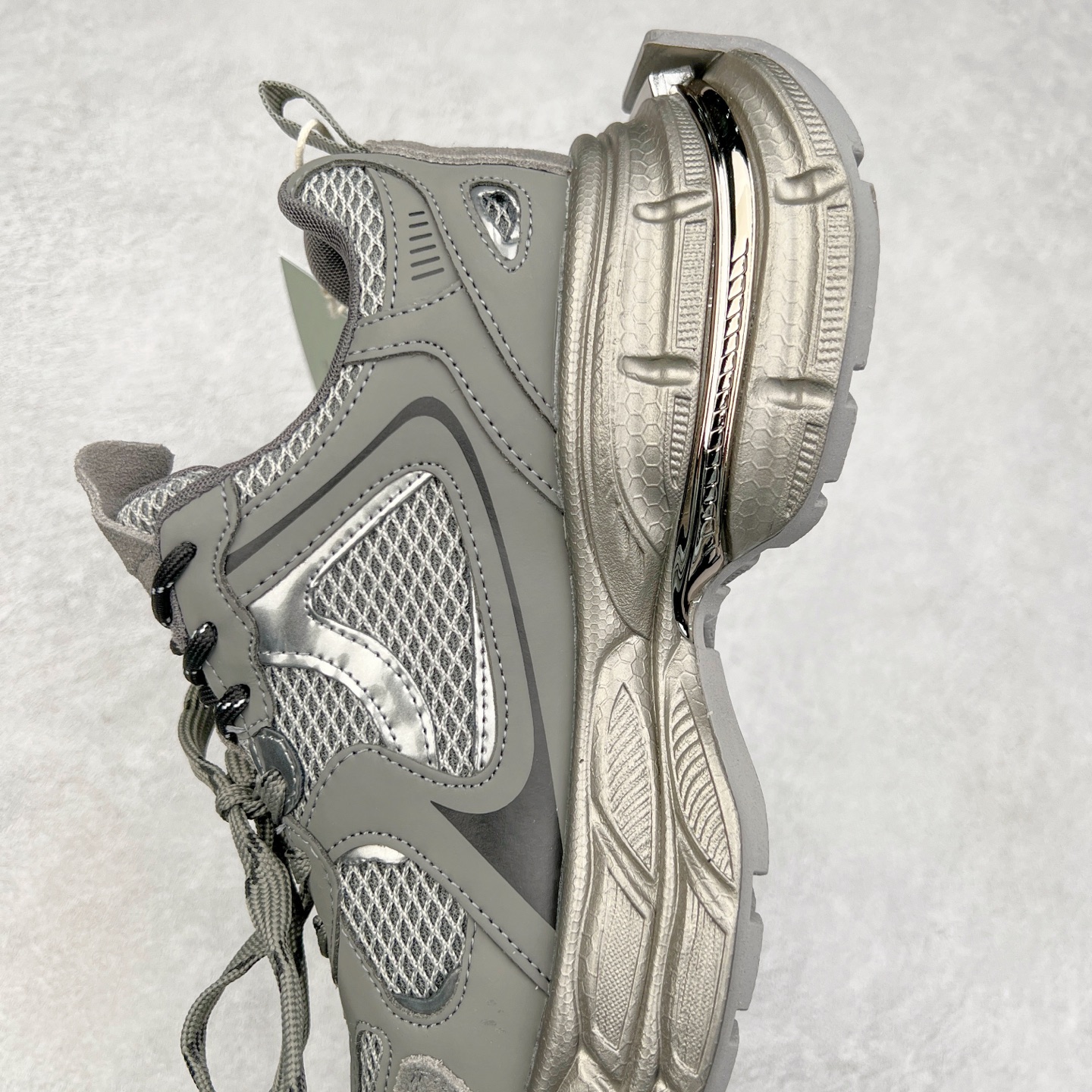 图片[7]-GG-CC Chunky Low白鹿同款独星球 2024新款GGCC低帮复古厚底增高老爹鞋 时髦look轻松定格 不费力展现率性氛围 原版正确大底 高档银盒 酷帅机能风不规则设计大底 8CM 增高厚底 大长腿既视感轻松拿捏 货号：G24X9833 尺码：35 36 37 38 39 40-选品中心