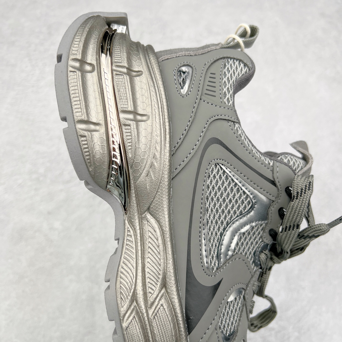 图片[6]-GG-CC Chunky Low白鹿同款独星球 2024新款GGCC低帮复古厚底增高老爹鞋 时髦look轻松定格 不费力展现率性氛围 原版正确大底 高档银盒 酷帅机能风不规则设计大底 8CM 增高厚底 大长腿既视感轻松拿捏 货号：G24X9833 尺码：35 36 37 38 39 40-选品中心