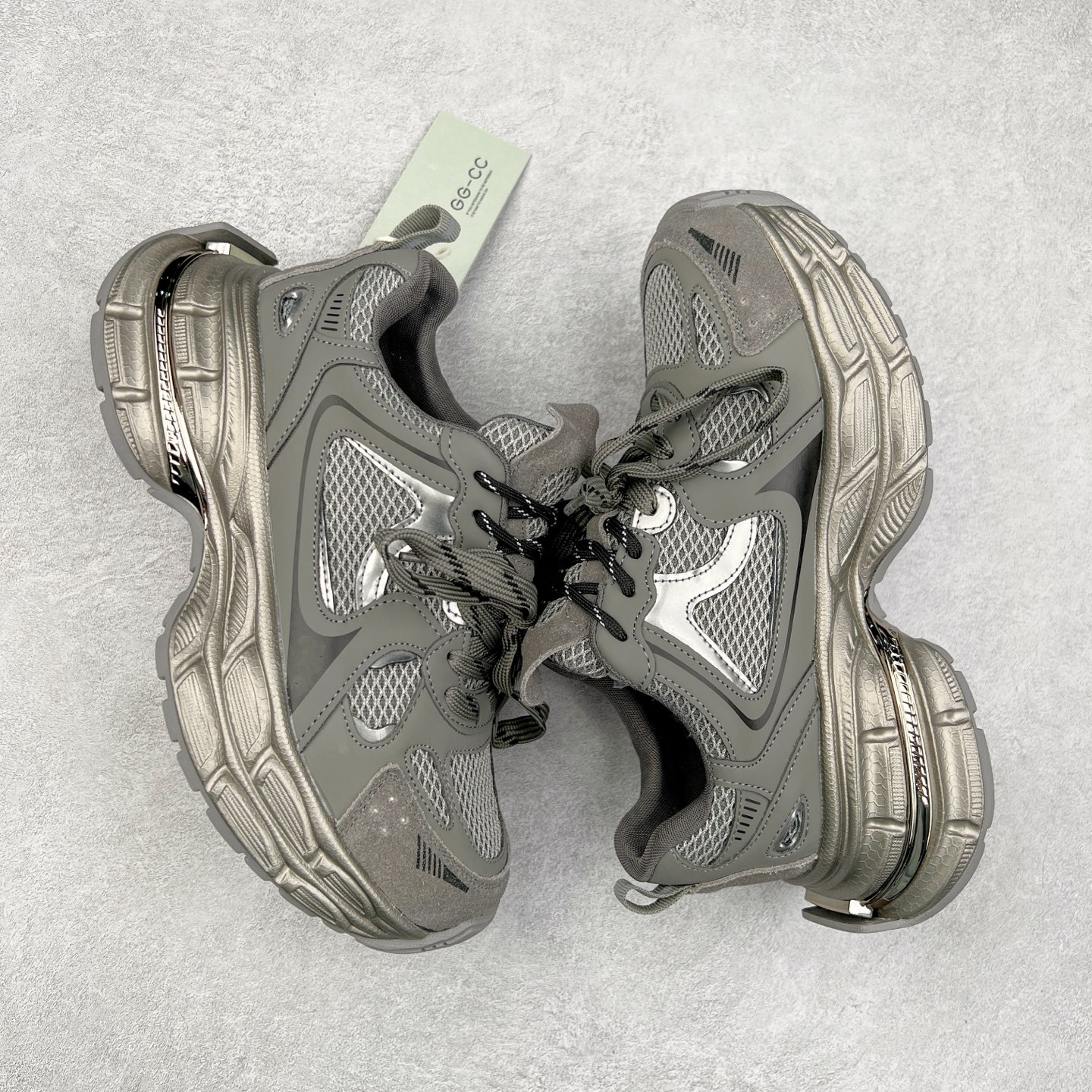 图片[3]-GG-CC Chunky Low白鹿同款独星球 2024新款GGCC低帮复古厚底增高老爹鞋 时髦look轻松定格 不费力展现率性氛围 原版正确大底 高档银盒 酷帅机能风不规则设计大底 8CM 增高厚底 大长腿既视感轻松拿捏 货号：G24X9833 尺码：35 36 37 38 39 40-选品中心