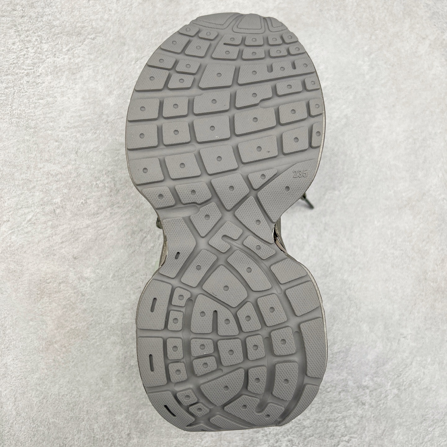 图片[9]-GG-CC Chunky Low白鹿同款独星球 2024新款GGCC低帮复古厚底增高老爹鞋 时髦look轻松定格 不费力展现率性氛围 原版正确大底 高档银盒 酷帅机能风不规则设计大底 8CM 增高厚底 大长腿既视感轻松拿捏 货号：G24X9833 尺码：35 36 37 38 39 40-选品中心