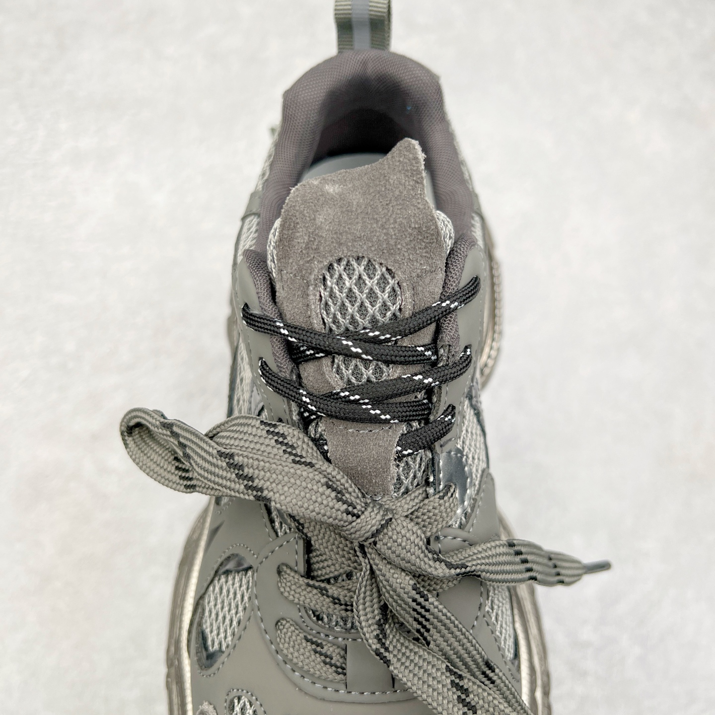 图片[5]-GG-CC Chunky Low白鹿同款独星球 2024新款GGCC低帮复古厚底增高老爹鞋 时髦look轻松定格 不费力展现率性氛围 原版正确大底 高档银盒 酷帅机能风不规则设计大底 8CM 增高厚底 大长腿既视感轻松拿捏 货号：G24X9833 尺码：35 36 37 38 39 40-选品中心