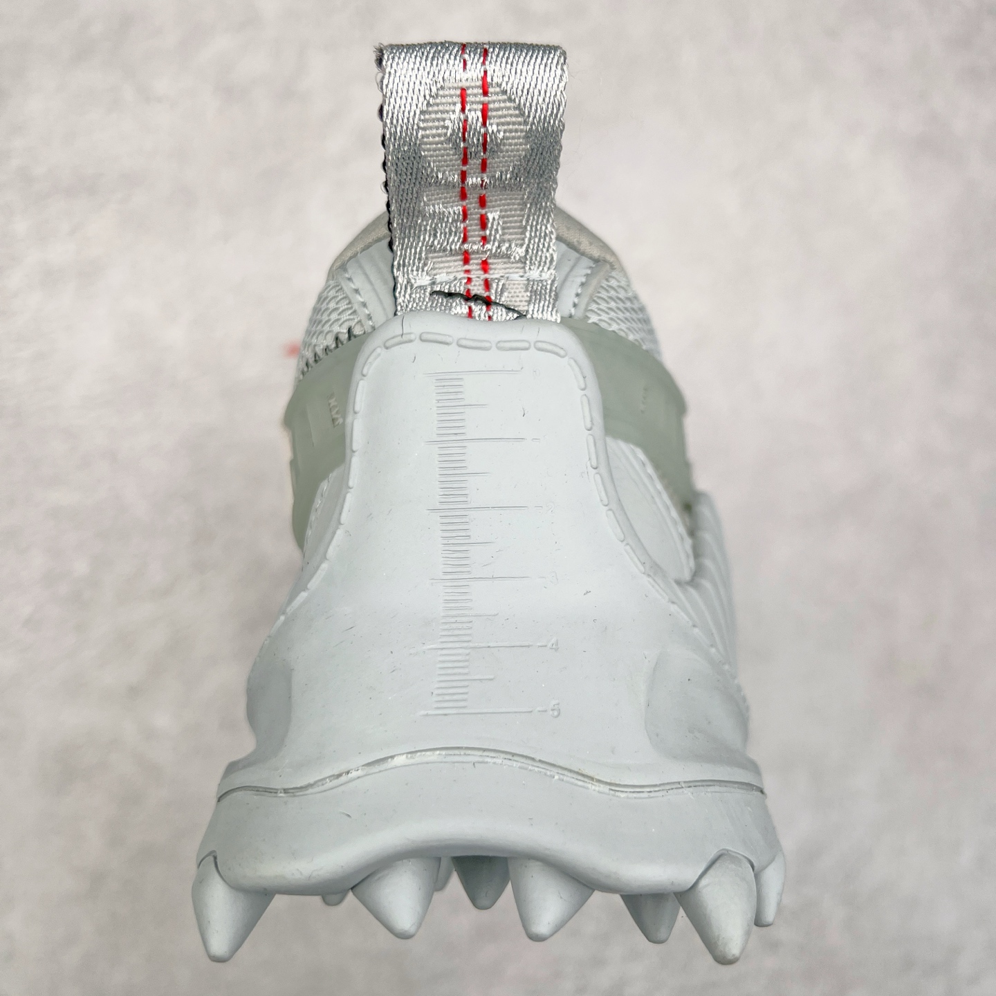 图片[8]-＃KX OFF-WHITE ODSY OW皮革缓震休闲运动鞋 春夏走秀款球鞋 所有配件均通过定做出产正品裁片 原版比例大箭头定制网眼布双拼牛皮进口机器针车 数控针距精准做工不输大牌里层为高密度透气网眼布/垫脚羊皮私模重工抓地橡胶底 后跟坡度最贴切原版鞋型脱模 厚底约4CM 原盒包装配 TPU大底 尺码：36 37 38 39 40 41 42 43 44 45 46 47-选品中心