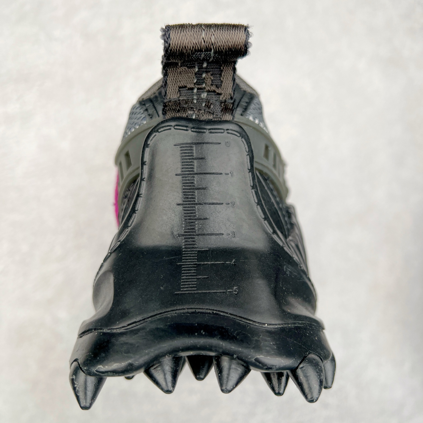 图片[8]-＃KX OFF-WHITE ODSY OW皮革缓震休闲运动鞋 春夏走秀款球鞋 所有配件均通过定做出产正品裁片 原版比例大箭头定制网眼布双拼牛皮进口机器针车 数控针距精准做工不输大牌里层为高密度透气网眼布/垫脚羊皮私模重工抓地橡胶底 后跟坡度最贴切原版鞋型脱模 厚底约4CM 原盒包装配 TPU大底 尺码：36 37 38 39 40 41 42 43 44 45 46 47-选品中心