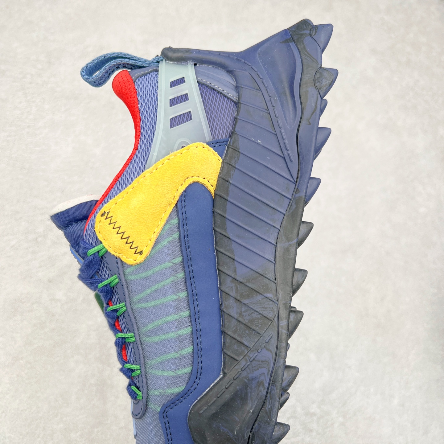 图片[7]-＃KX OFF-WHITE ODSY OW皮革缓震休闲运动鞋 春夏走秀款球鞋 所有配件均通过定做出产正品裁片 原版比例大箭头定制网眼布双拼牛皮进口机器针车 数控针距精准做工不输大牌里层为高密度透气网眼布/垫脚羊皮私模重工抓地橡胶底 后跟坡度最贴切原版鞋型脱模 厚底约4CM 原盒包装配 TPU大底 尺码：36 37 38 39 40 41 42 43 44 45 46 47-选品中心