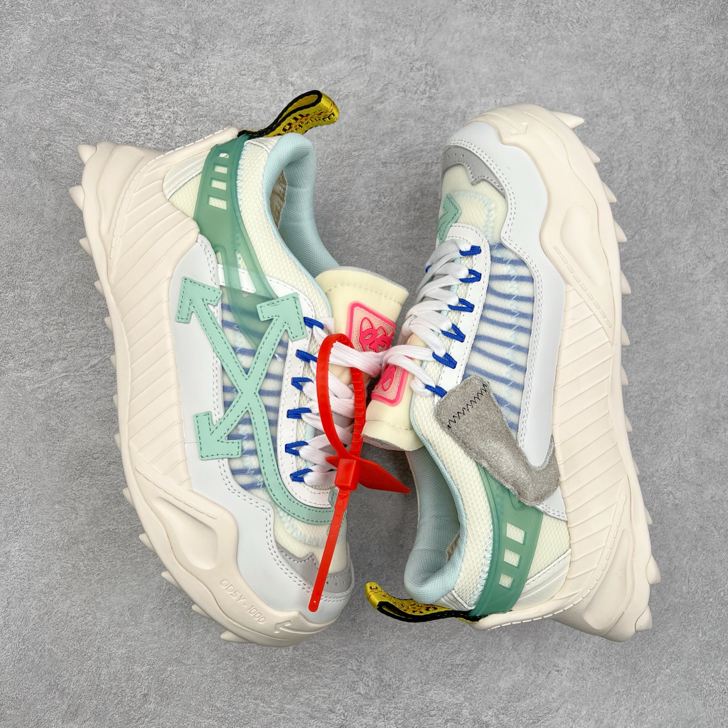 图片[3]-＃KX OFF-WHITE ODSY OW皮革缓震休闲运动鞋 春夏走秀款球鞋 所有配件均通过定做出产正品裁片 原版比例大箭头定制网眼布双拼牛皮进口机器针车 数控针距精准做工不输大牌里层为高密度透气网眼布/垫脚羊皮私模重工抓地橡胶底 后跟坡度最贴切原版鞋型脱模 厚底约4CM 原盒包装配 TPU大底 尺码：36 37 38 39 40 41 42 43 44 45 46 47-选品中心