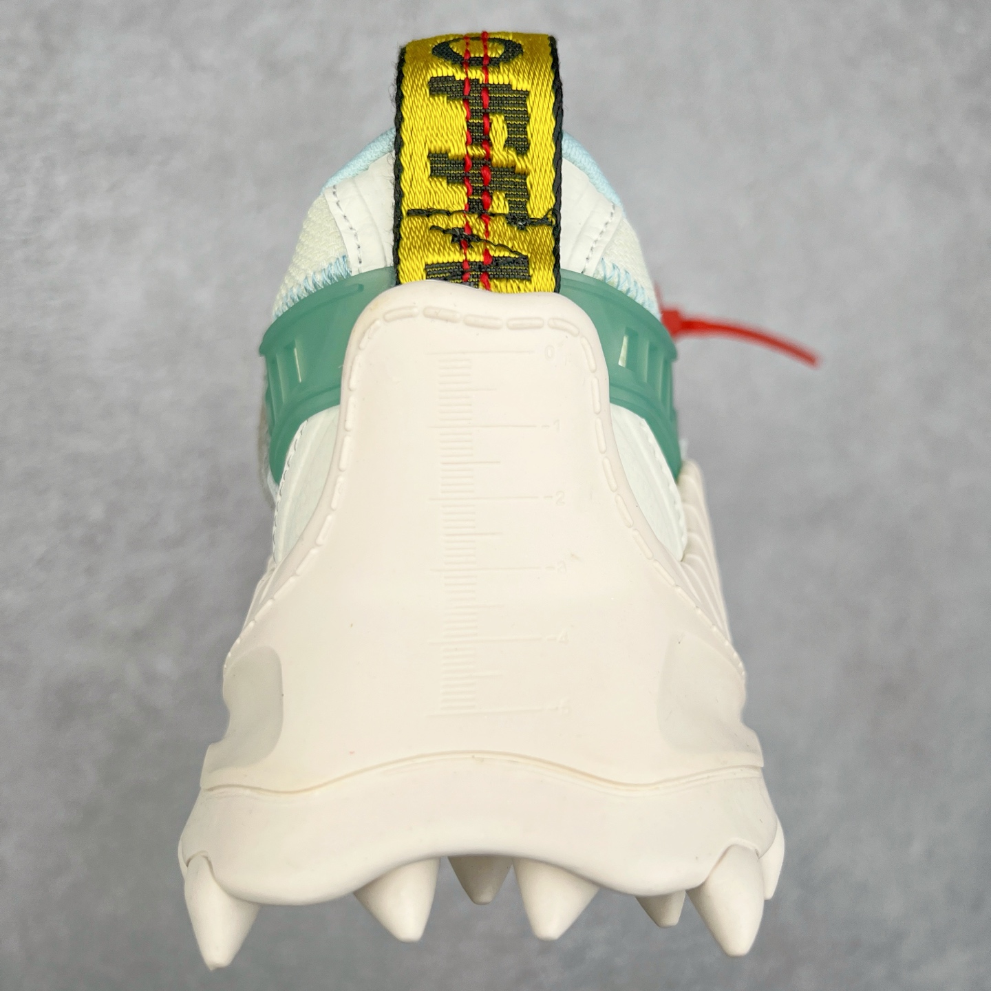 图片[8]-＃KX OFF-WHITE ODSY OW皮革缓震休闲运动鞋 春夏走秀款球鞋 所有配件均通过定做出产正品裁片 原版比例大箭头定制网眼布双拼牛皮进口机器针车 数控针距精准做工不输大牌里层为高密度透气网眼布/垫脚羊皮私模重工抓地橡胶底 后跟坡度最贴切原版鞋型脱模 厚底约4CM 原盒包装配 TPU大底 尺码：36 37 38 39 40 41 42 43 44 45 46 47-选品中心