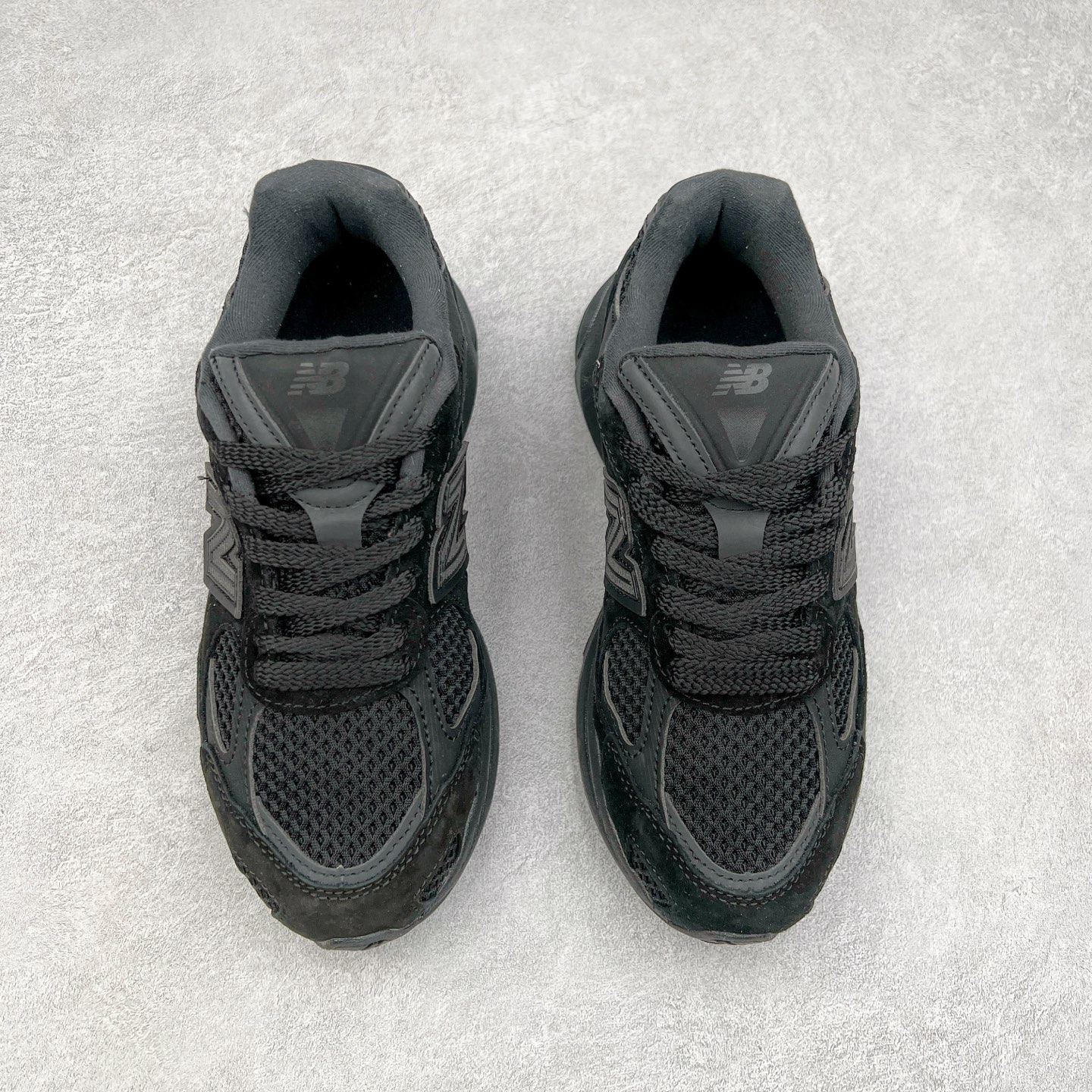 图片[2]-New Balance NB2010系列新百伦经典复古休闲运动板鞋 以ENCAP中底配以升级版 N-ERGY缓震物料 鞋面则采用特色的柔软麂皮搭以NewBalance经典的尼龙网布 低调中还原跑鞋本真 更年轻化的设计理念与材质 让新世代青年得以用全新视角体验经典鞋款的传奇魅力 货号：U2010NB13731 尺码：36 37 37.5 38 38.5 39.5 40 40.5 41.5 42 42.5 43 44-选品中心