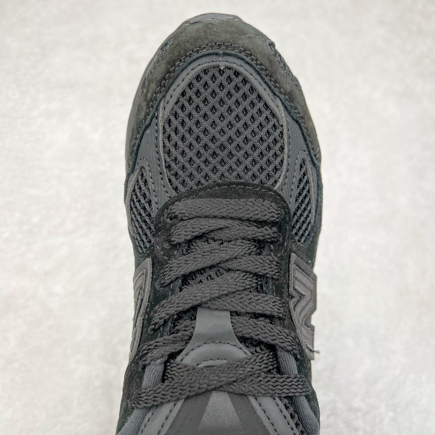 图片[4]-New Balance NB2010系列新百伦经典复古休闲运动板鞋 以ENCAP中底配以升级版 N-ERGY缓震物料 鞋面则采用特色的柔软麂皮搭以NewBalance经典的尼龙网布 低调中还原跑鞋本真 更年轻化的设计理念与材质 让新世代青年得以用全新视角体验经典鞋款的传奇魅力 货号：U2010NB13731 尺码：36 37 37.5 38 38.5 39.5 40 40.5 41.5 42 42.5 43 44-选品中心