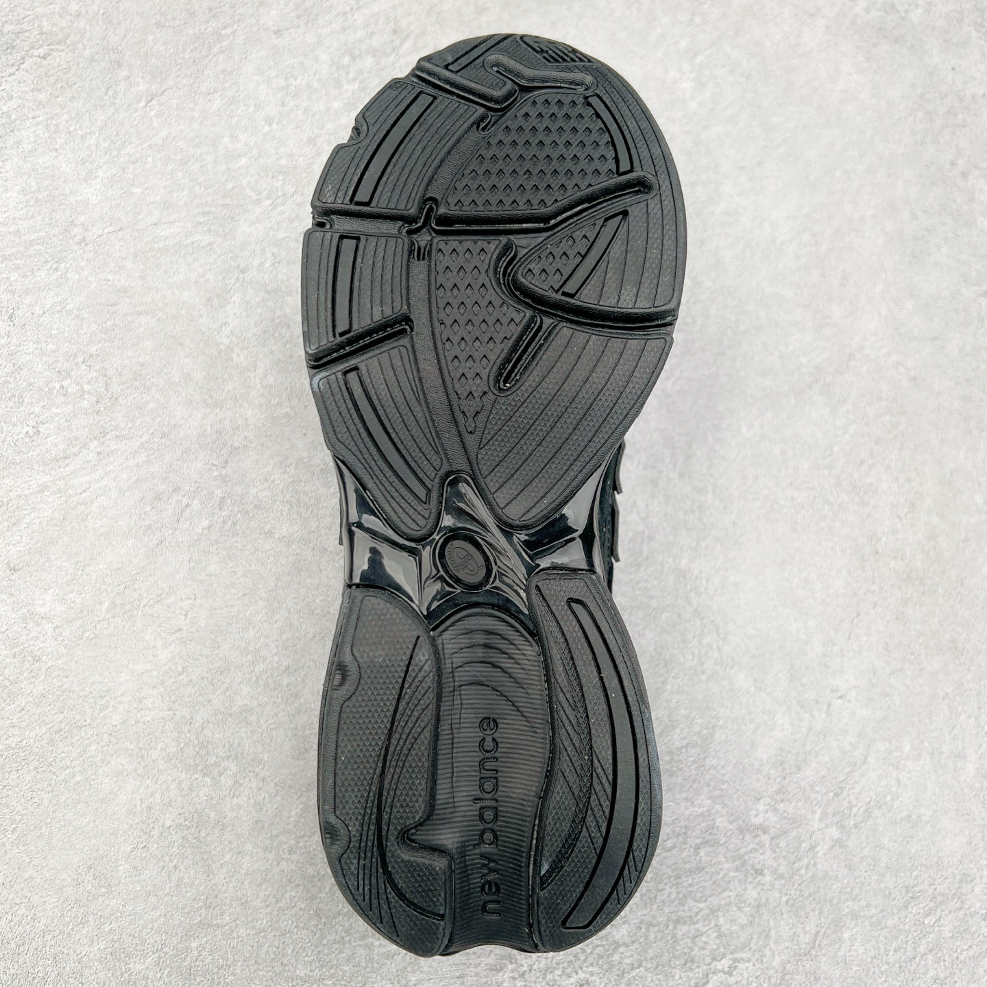 图片[9]-New Balance NB2010系列新百伦经典复古休闲运动板鞋 以ENCAP中底配以升级版 N-ERGY缓震物料 鞋面则采用特色的柔软麂皮搭以NewBalance经典的尼龙网布 低调中还原跑鞋本真 更年轻化的设计理念与材质 让新世代青年得以用全新视角体验经典鞋款的传奇魅力 货号：U2010NB13731 尺码：36 37 37.5 38 38.5 39.5 40 40.5 41.5 42 42.5 43 44-选品中心